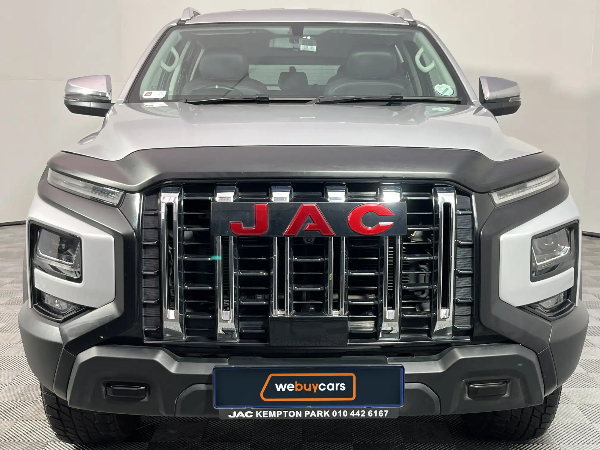 JAC T8