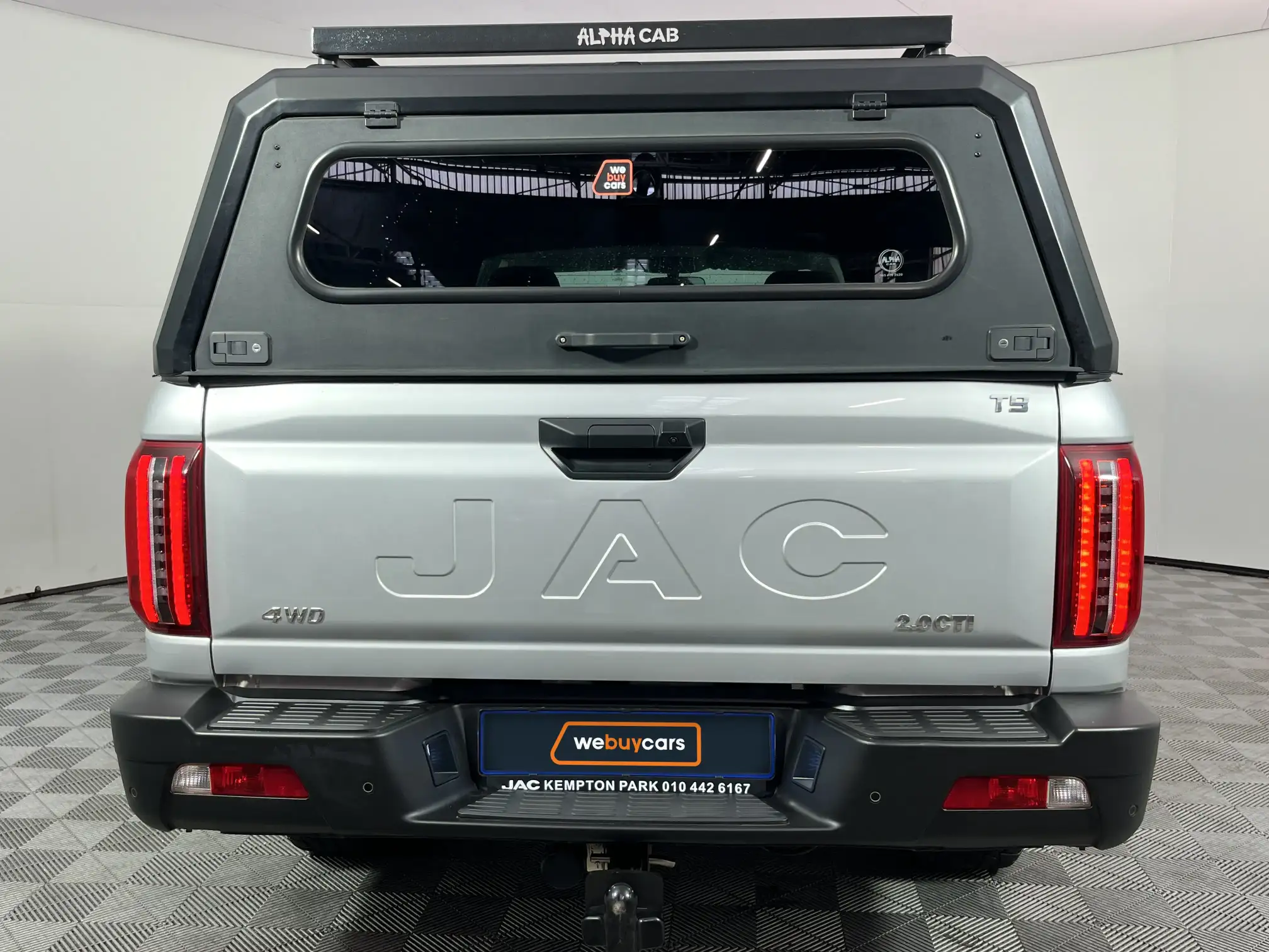 JAC T8