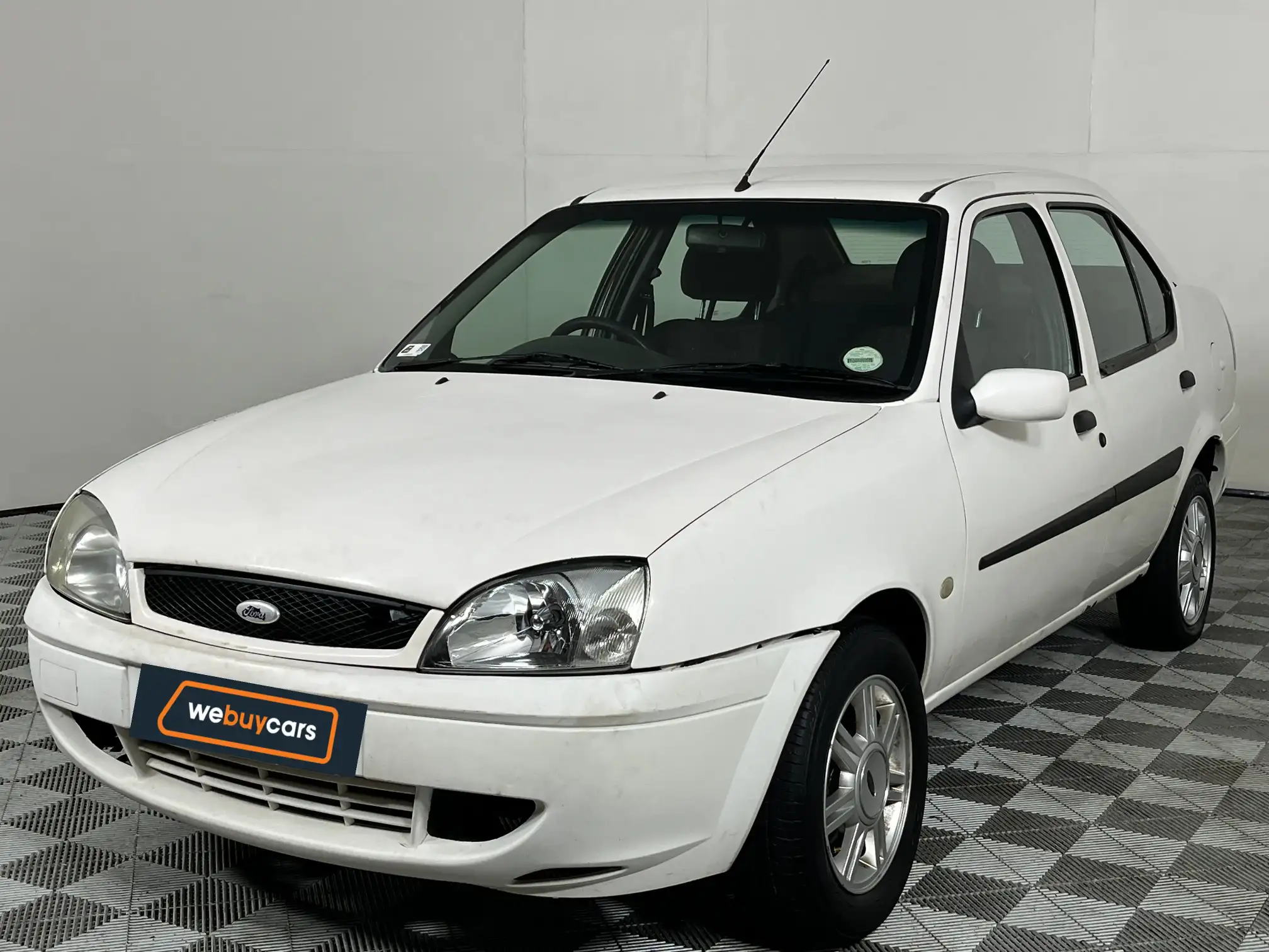 2004 Ford Ikon