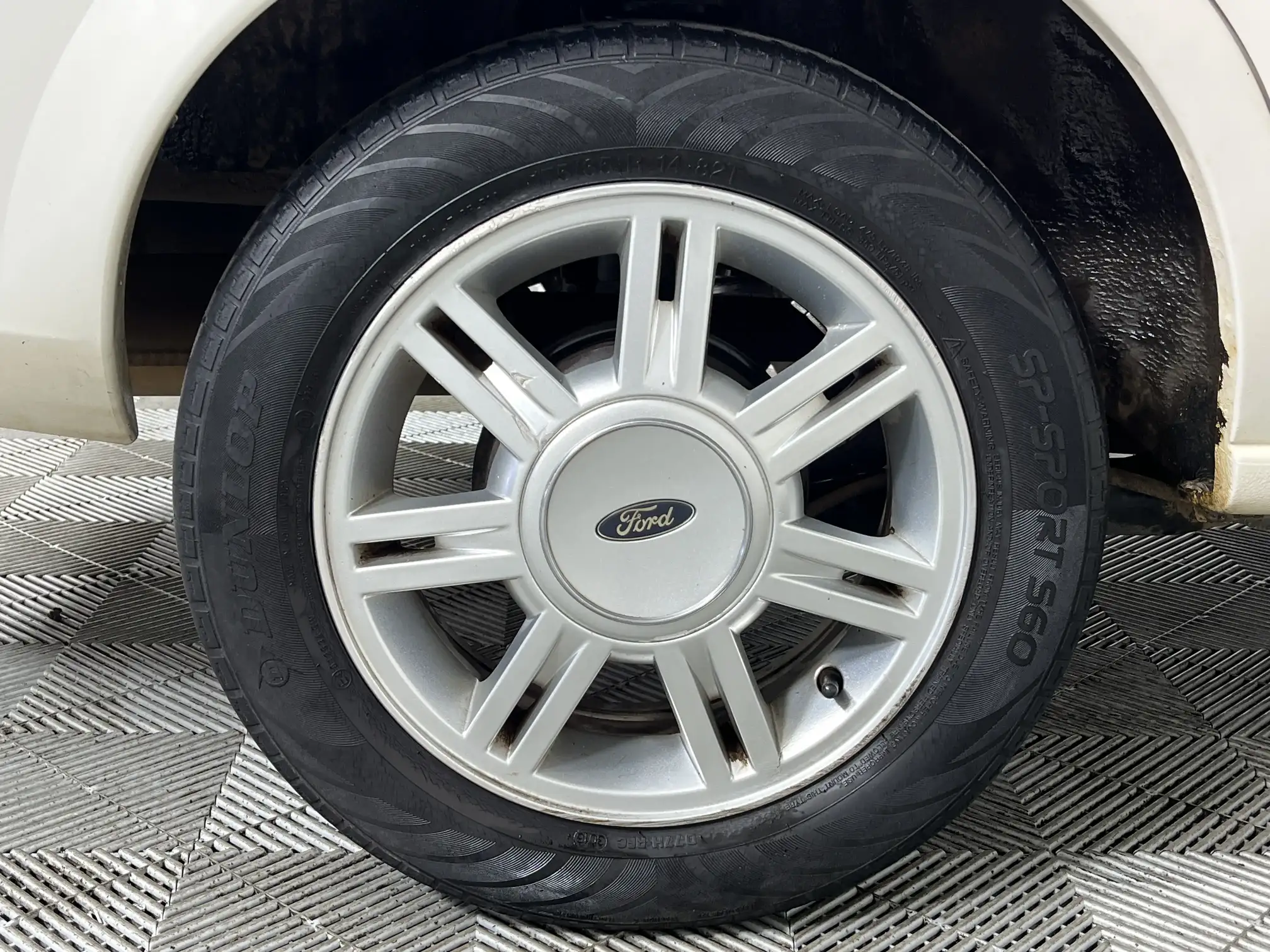 Ford Ikon
