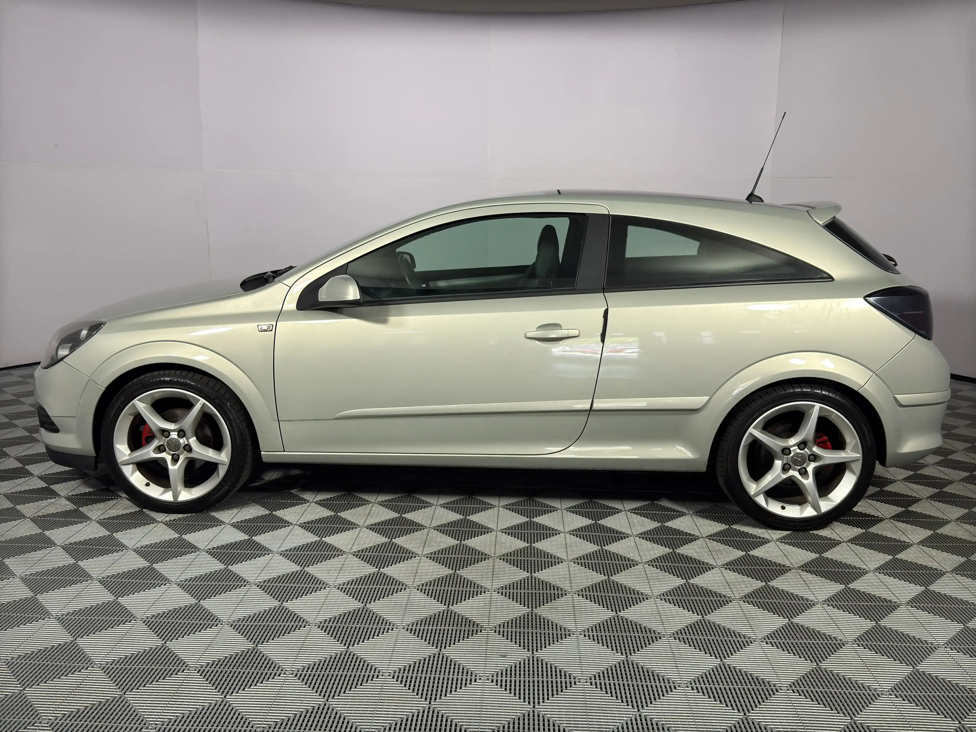 We Buy Cars | 2006 Opel Astra — Stock Number 633F03160