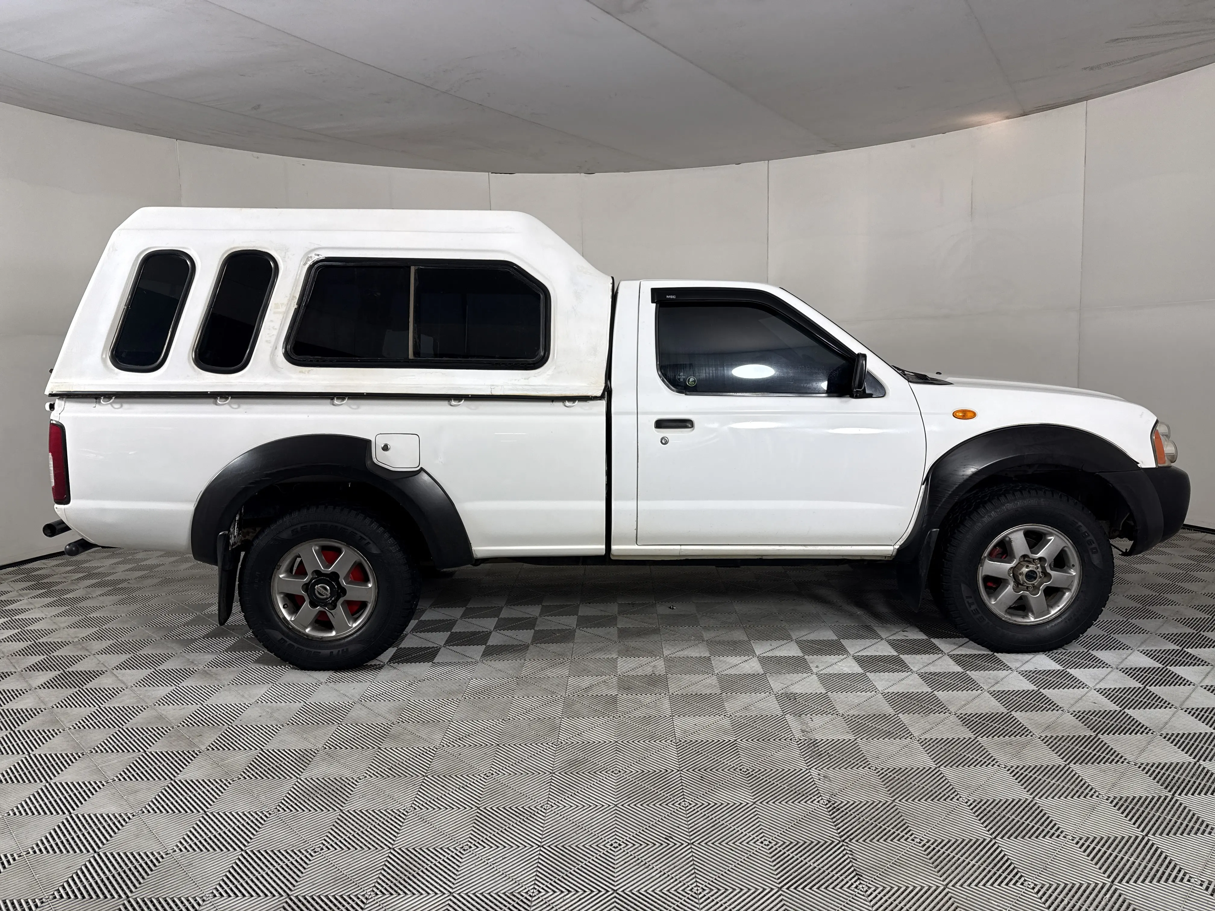 2017 Nissan Hardbody Np300 2.4i LWB 4x4 Pick Up Single Cab, photo 4