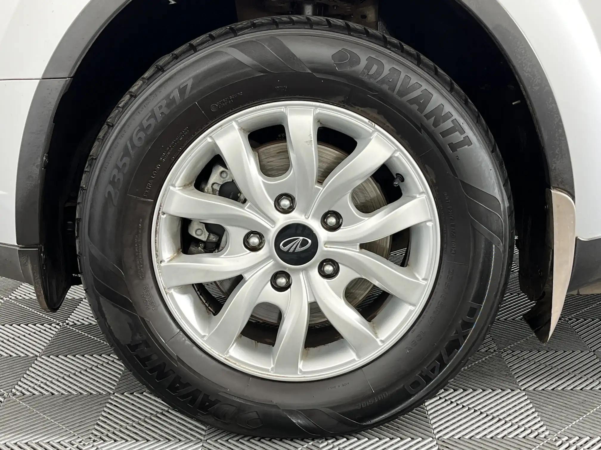 Mahindra XUV