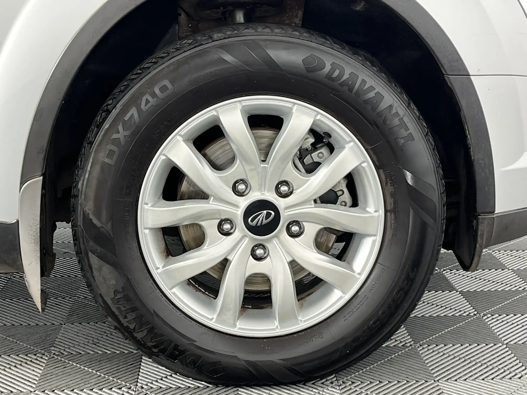 Mahindra XUV