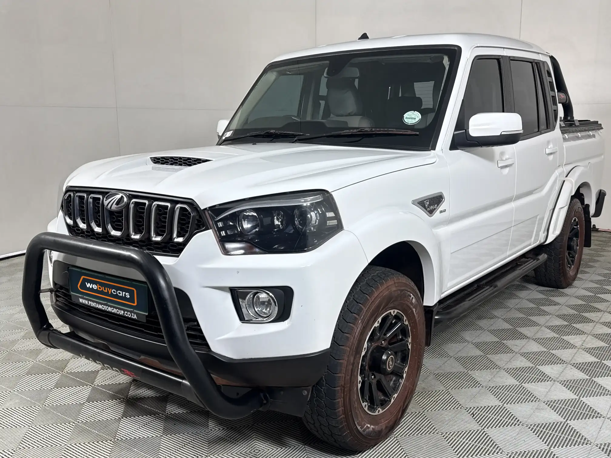 2025 Mahindra PIK UP