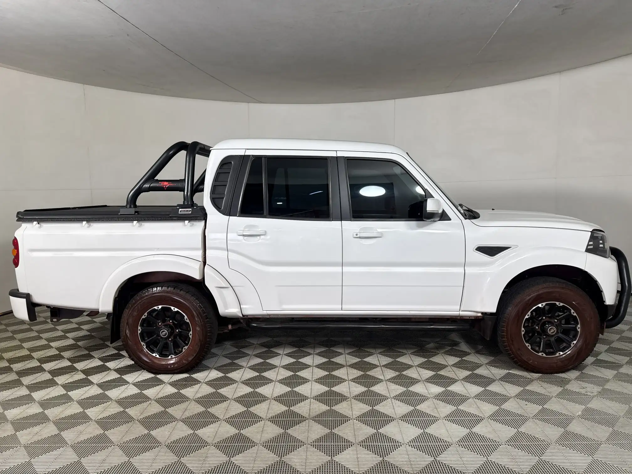 Mahindra PIK UP