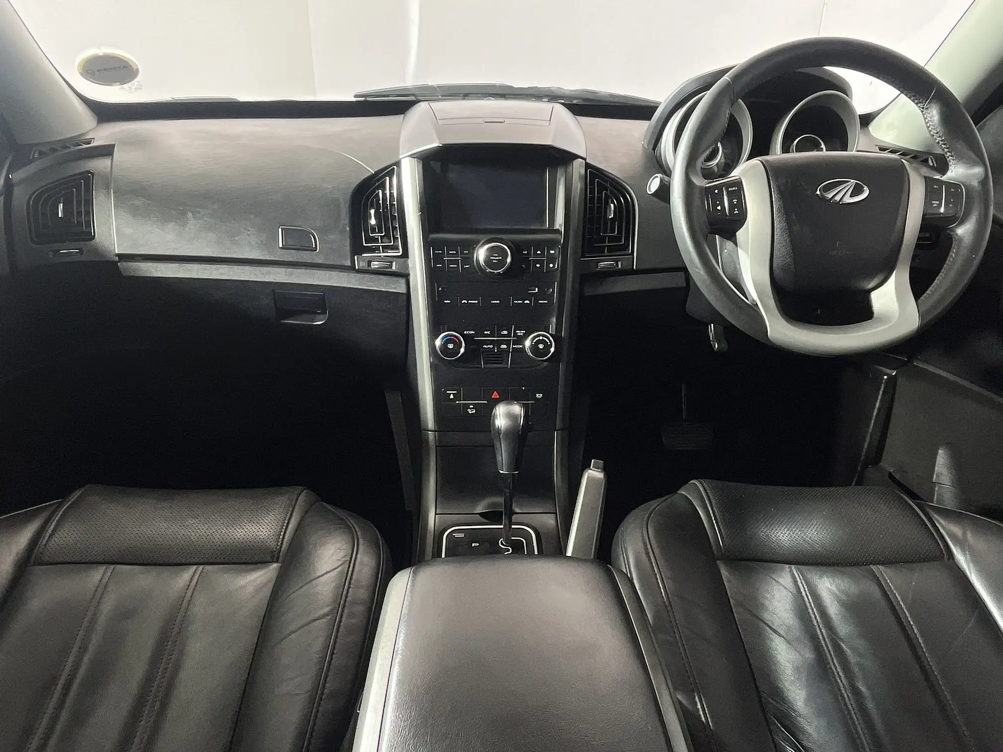 Mahindra XUV