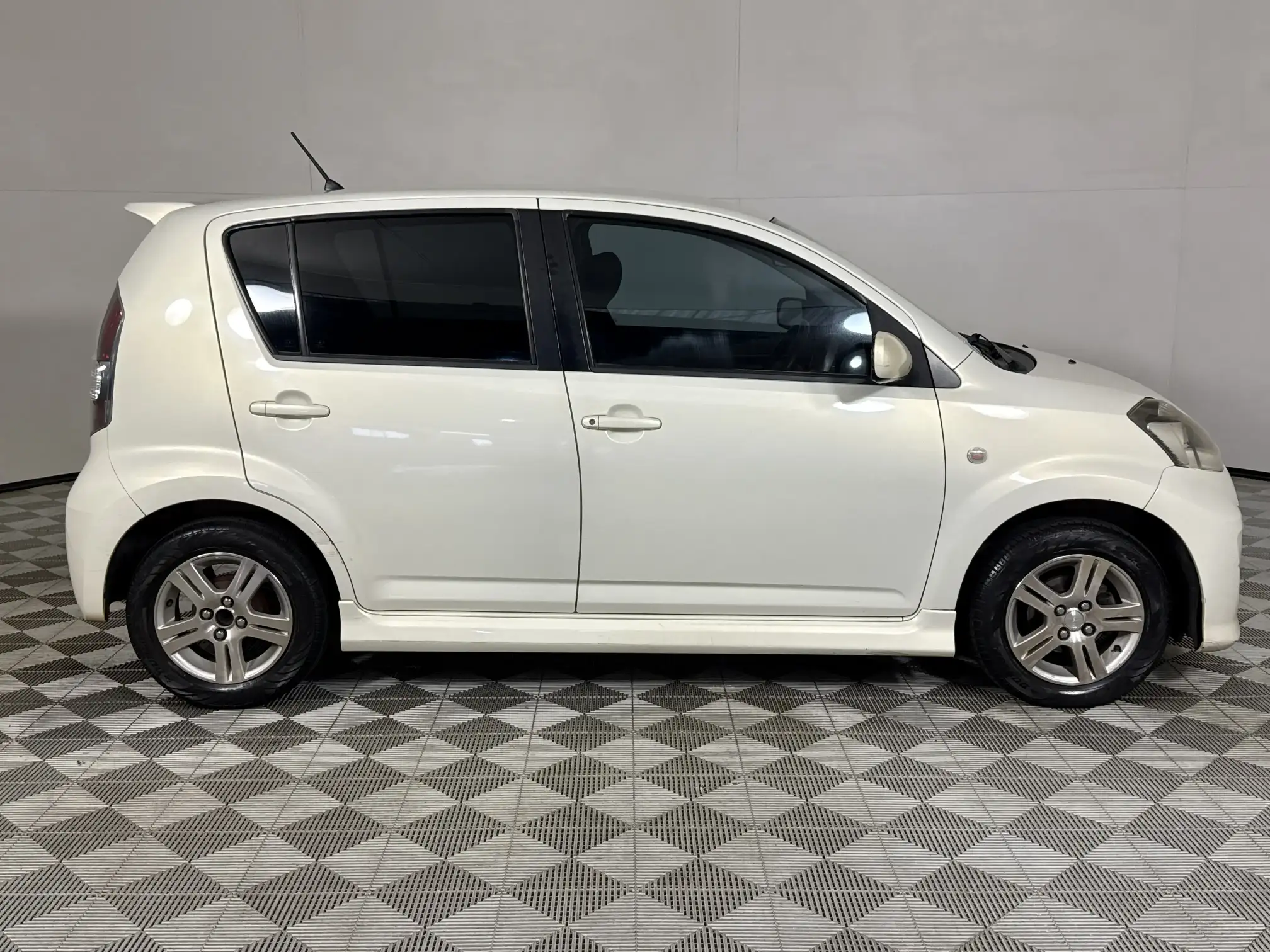 Daihatsu Sirion
