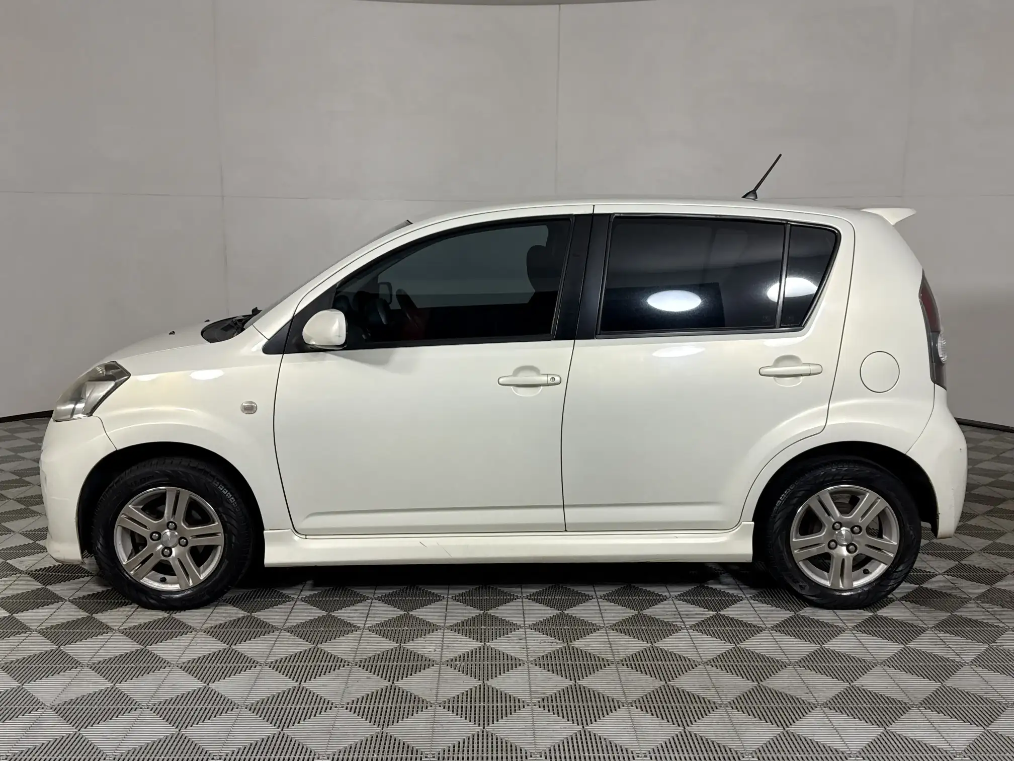 Daihatsu Sirion