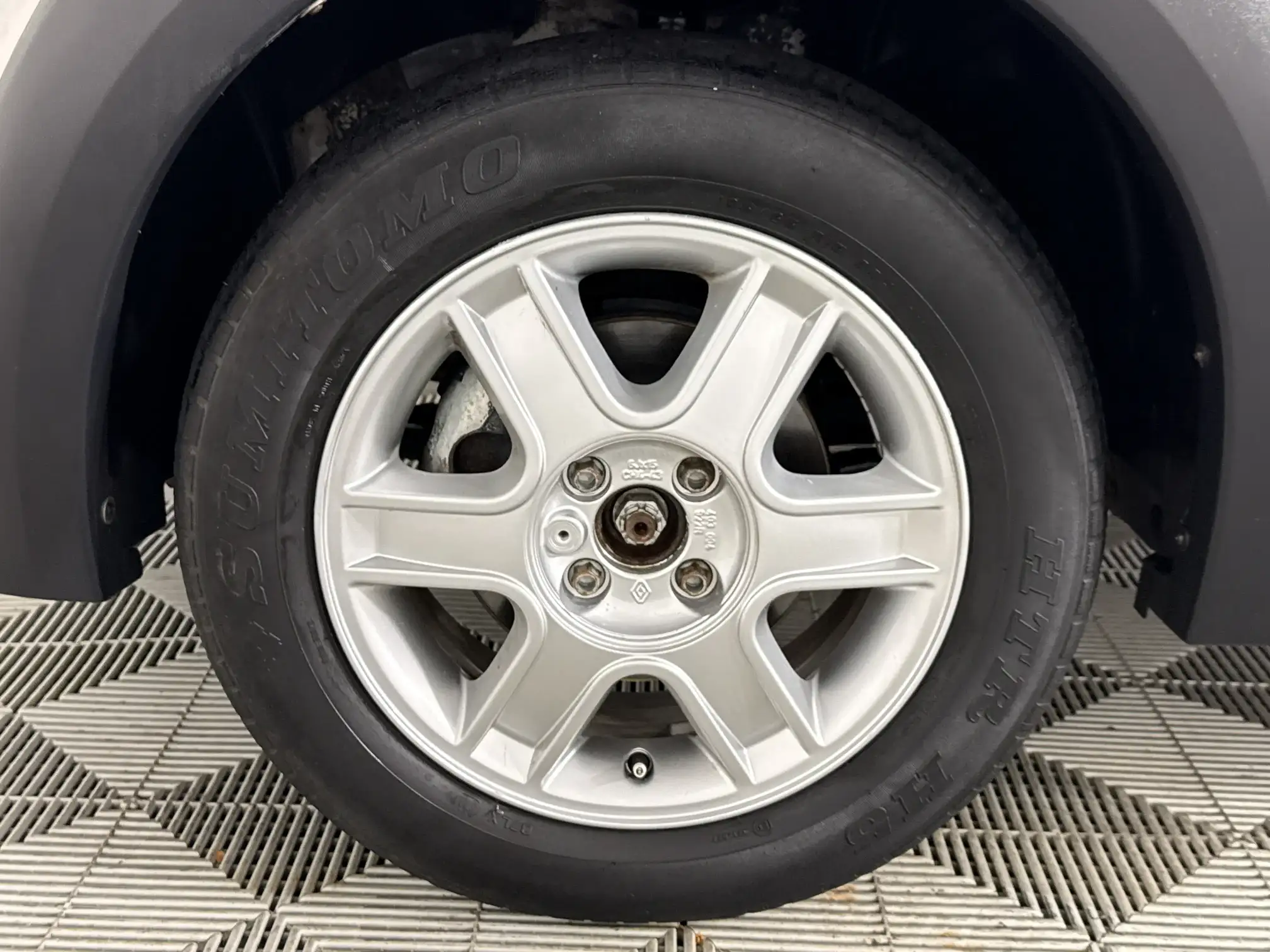 Nissan NP200