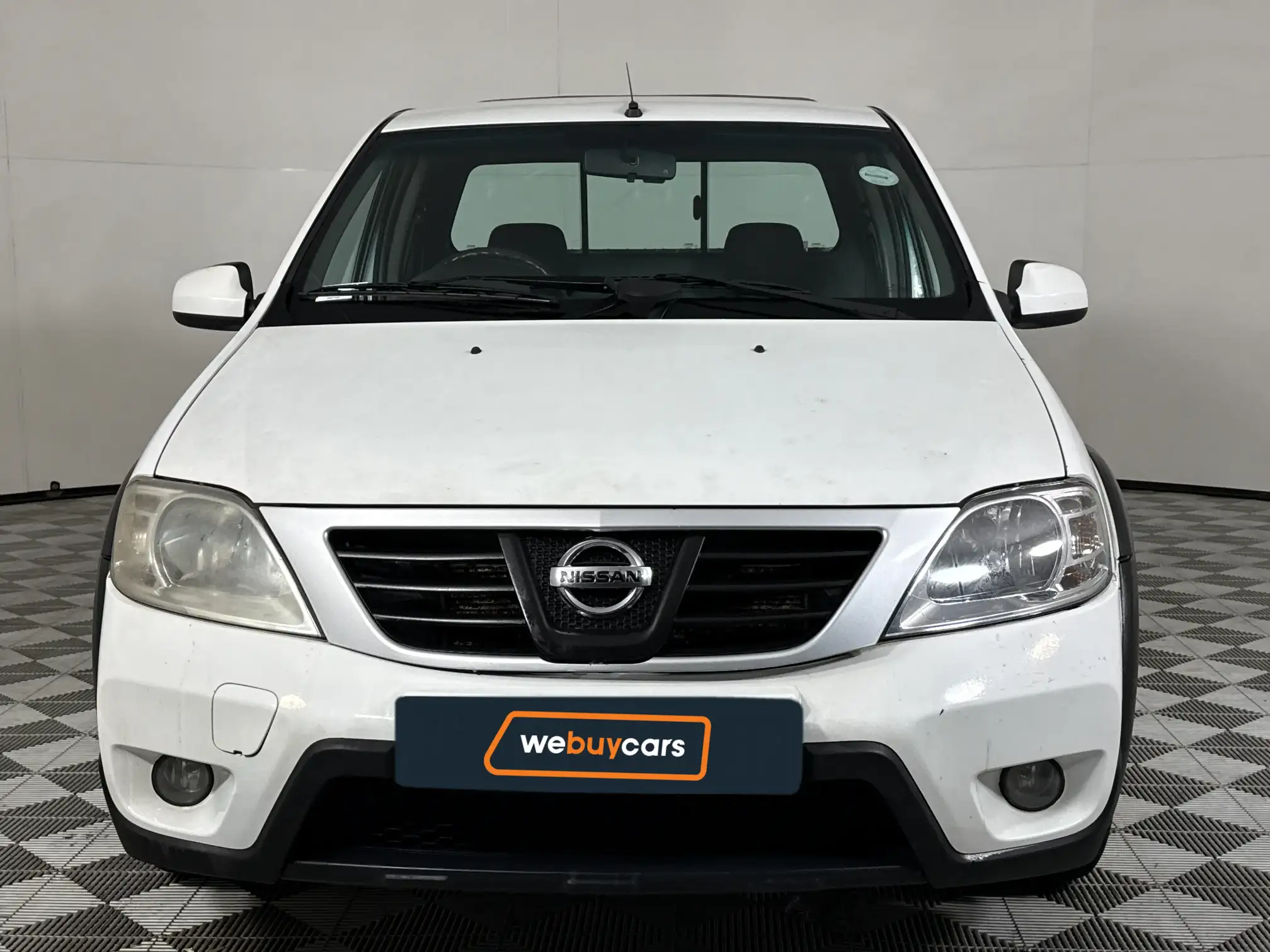 Nissan NP200