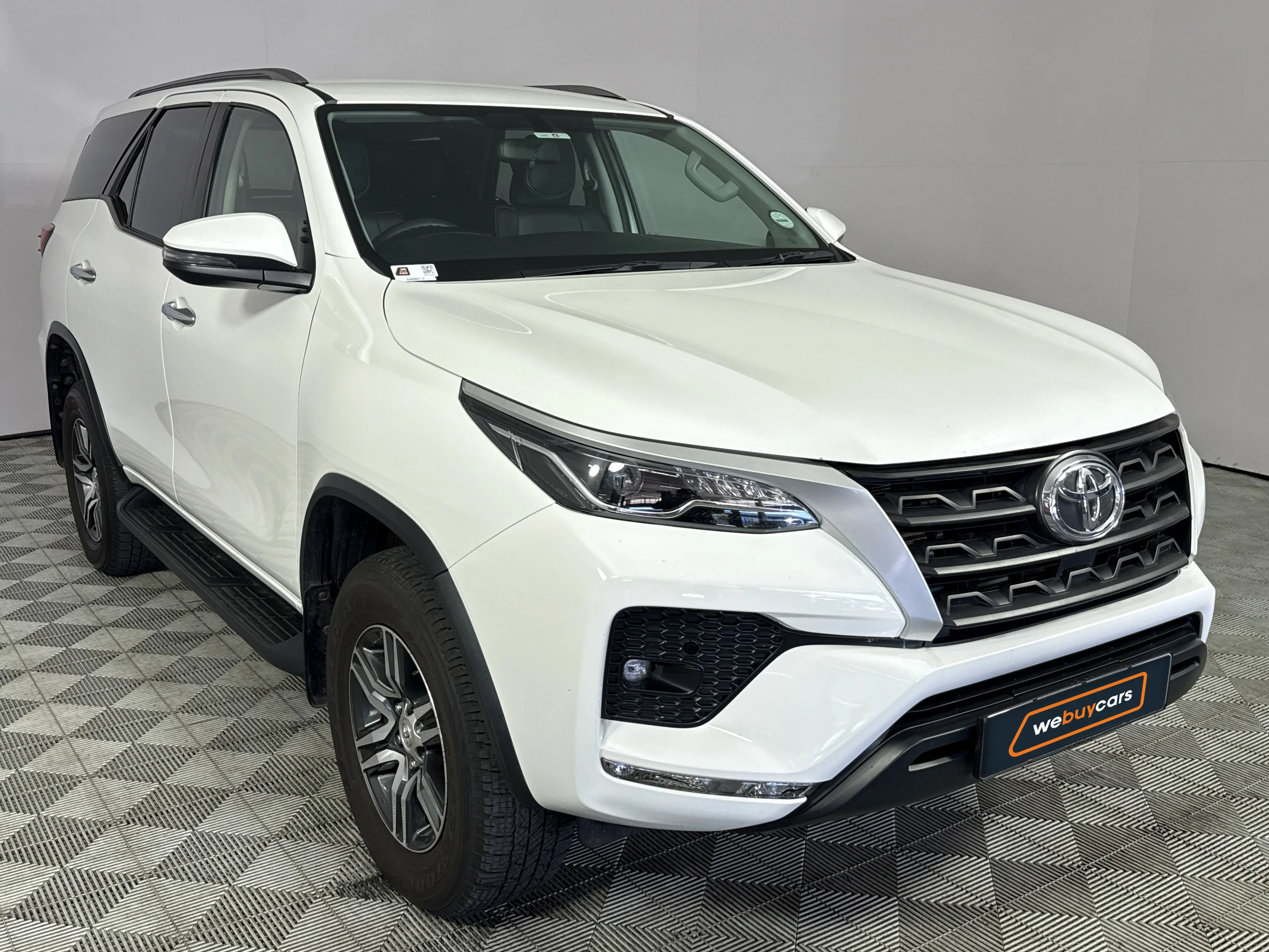 2021 Toyota Fortuner 2.4gd-6 R/B Auto, photo 3