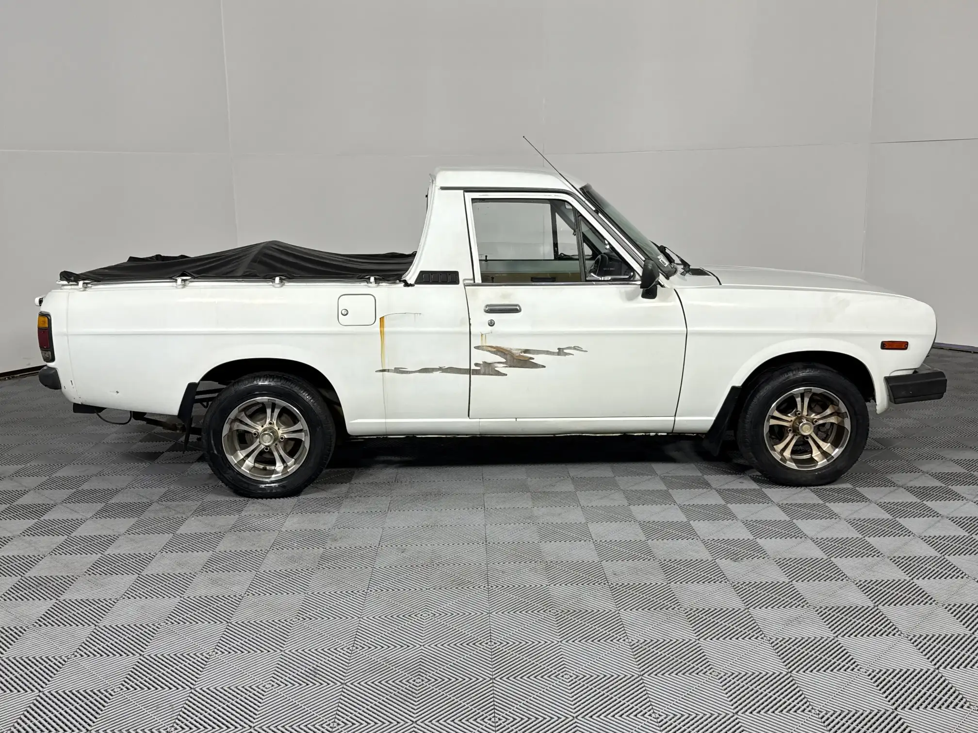 Nissan 1400