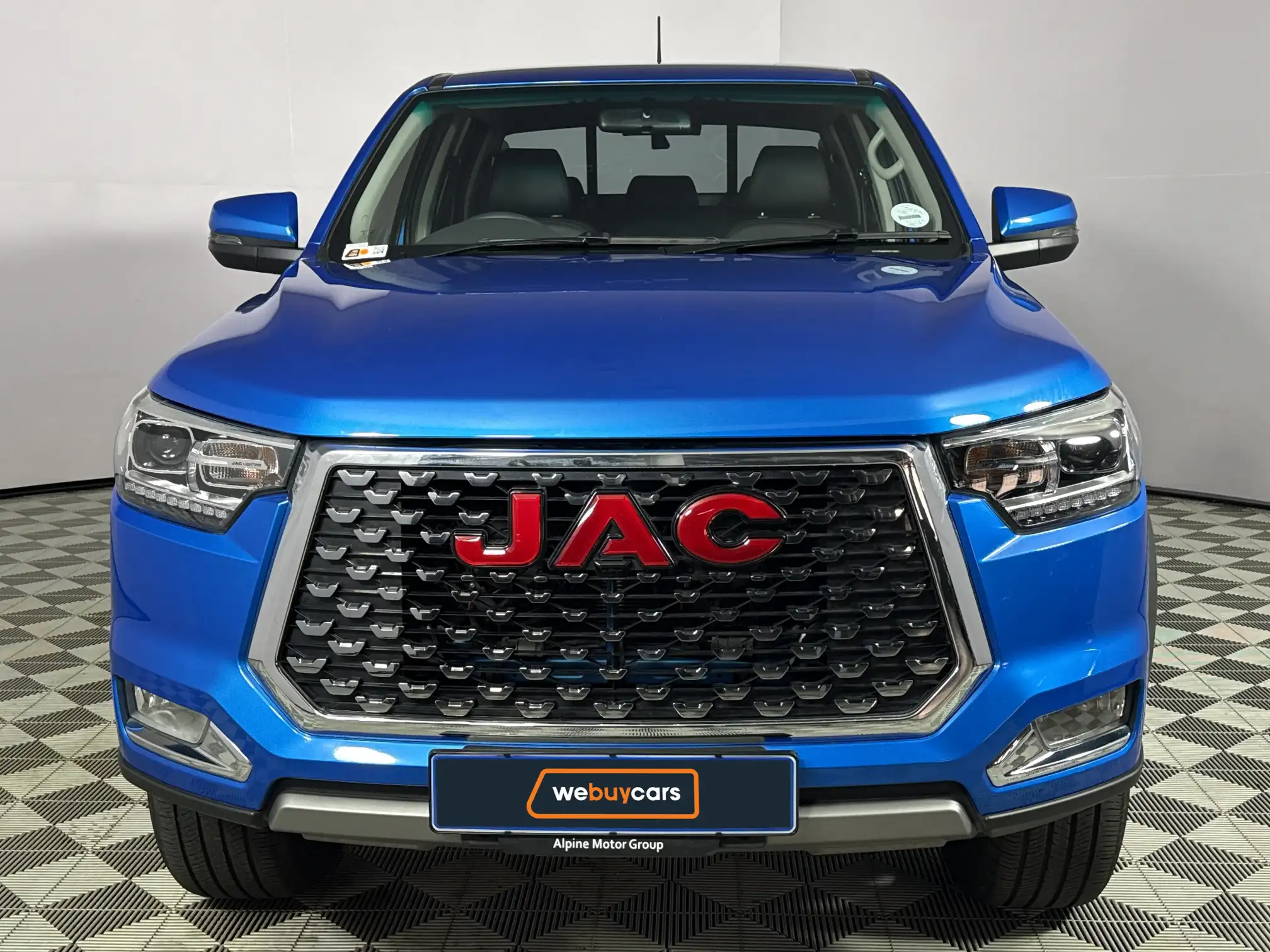 JAC T8