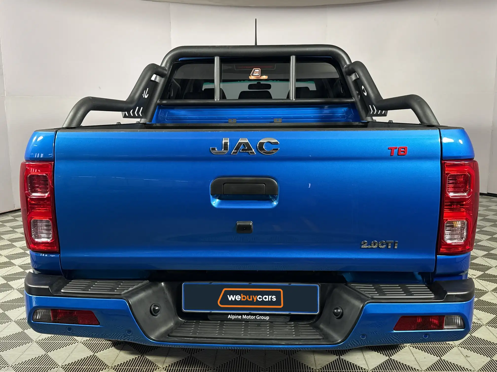 JAC T8