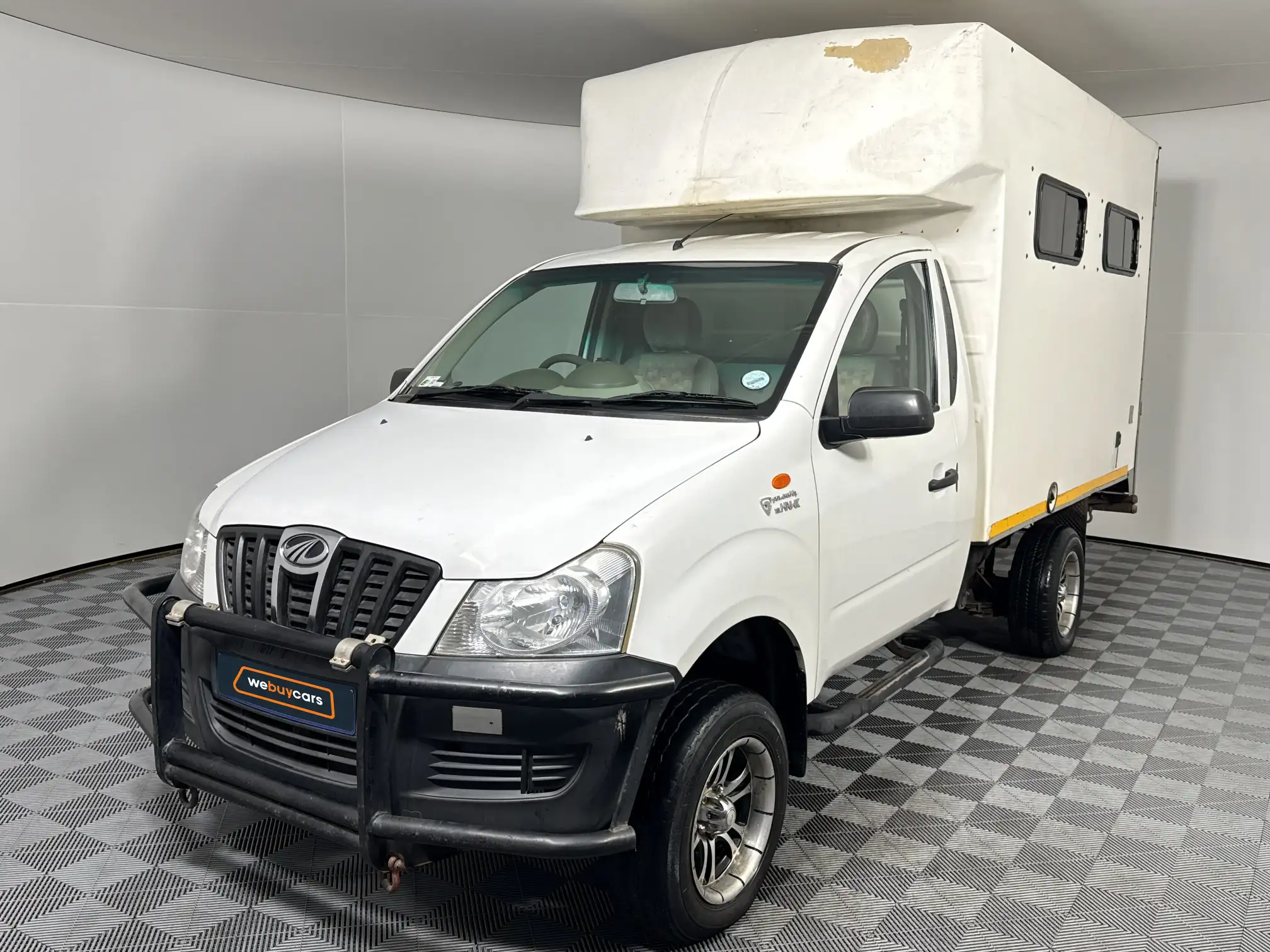 2018 Mahindra Genio