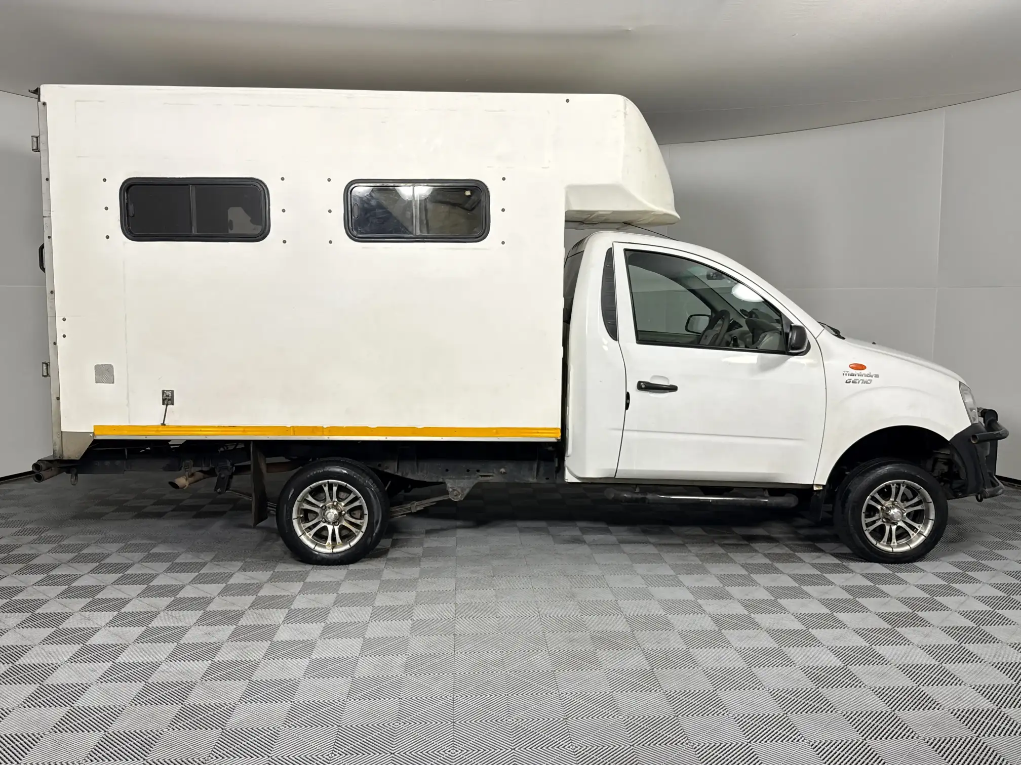 Mahindra Genio