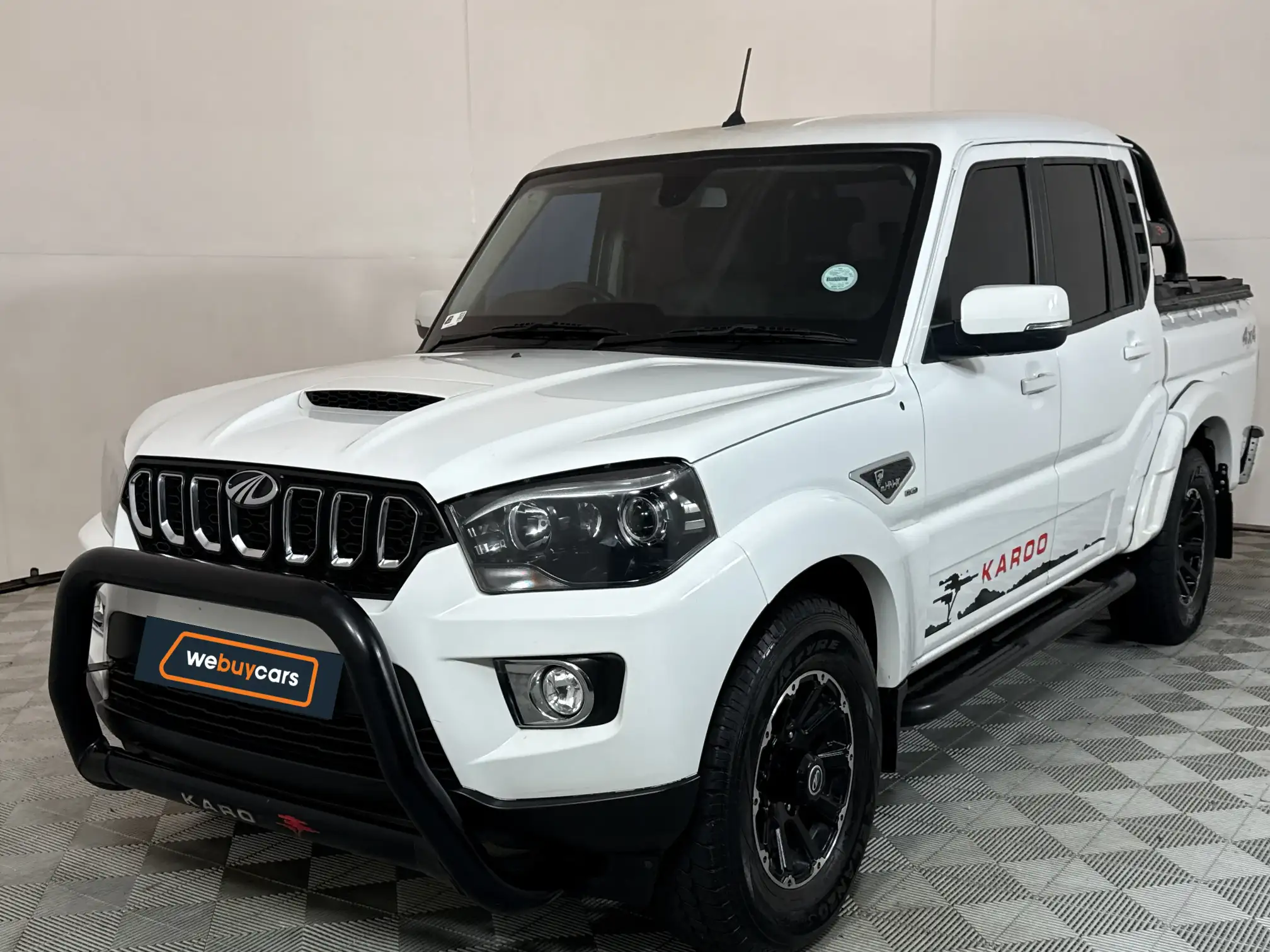 2025 Mahindra PIK UP