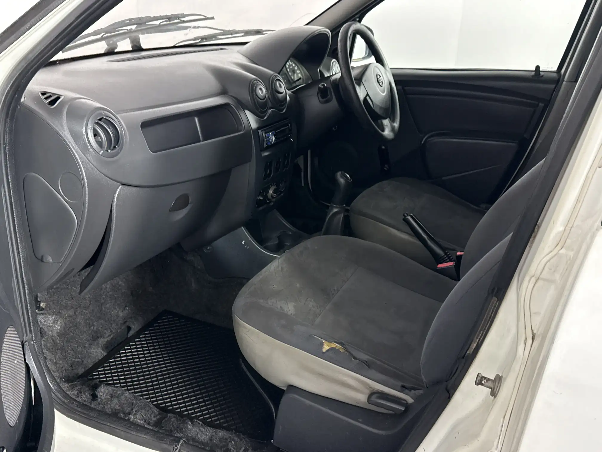 Nissan NP200