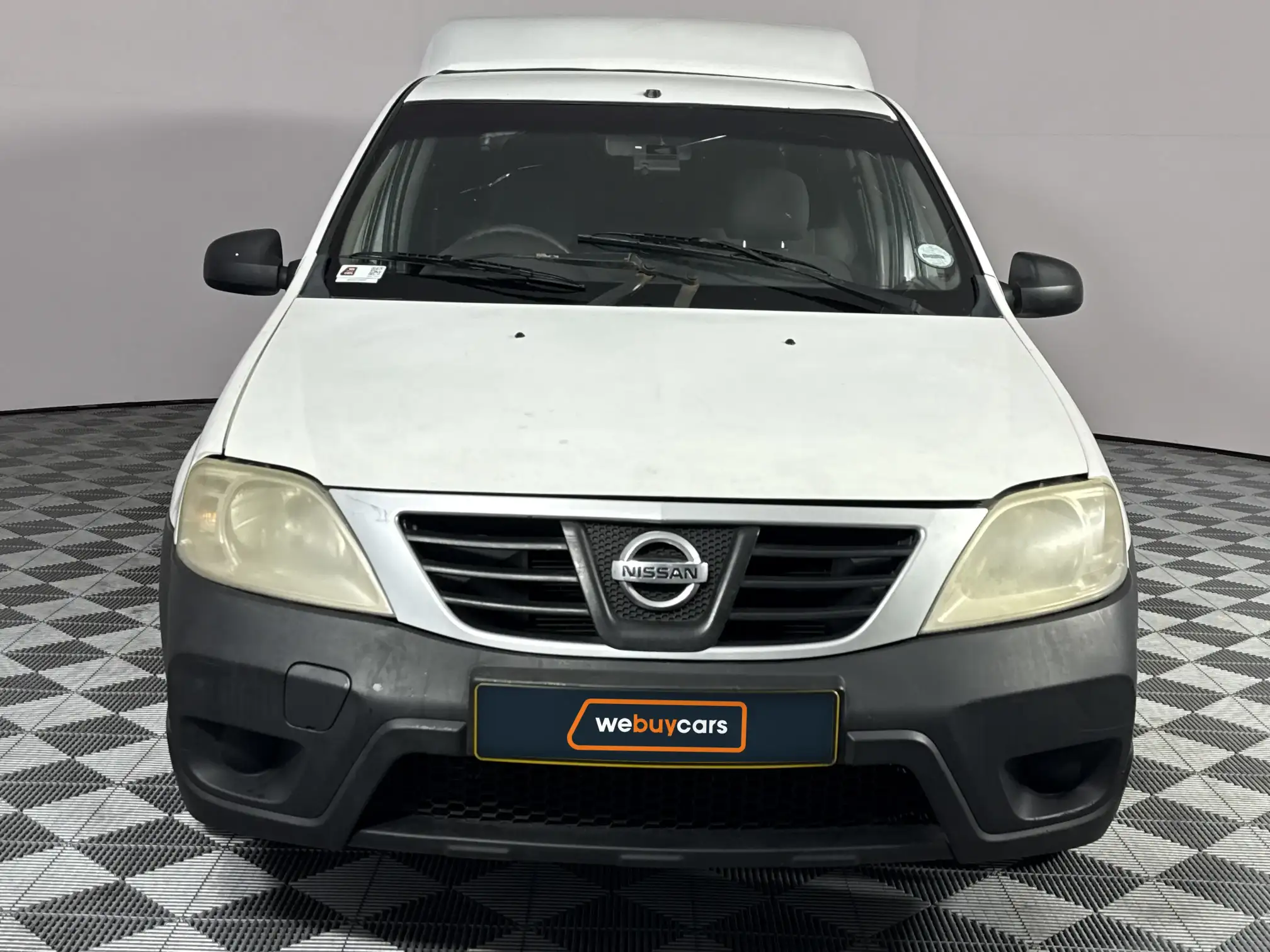 Nissan NP200