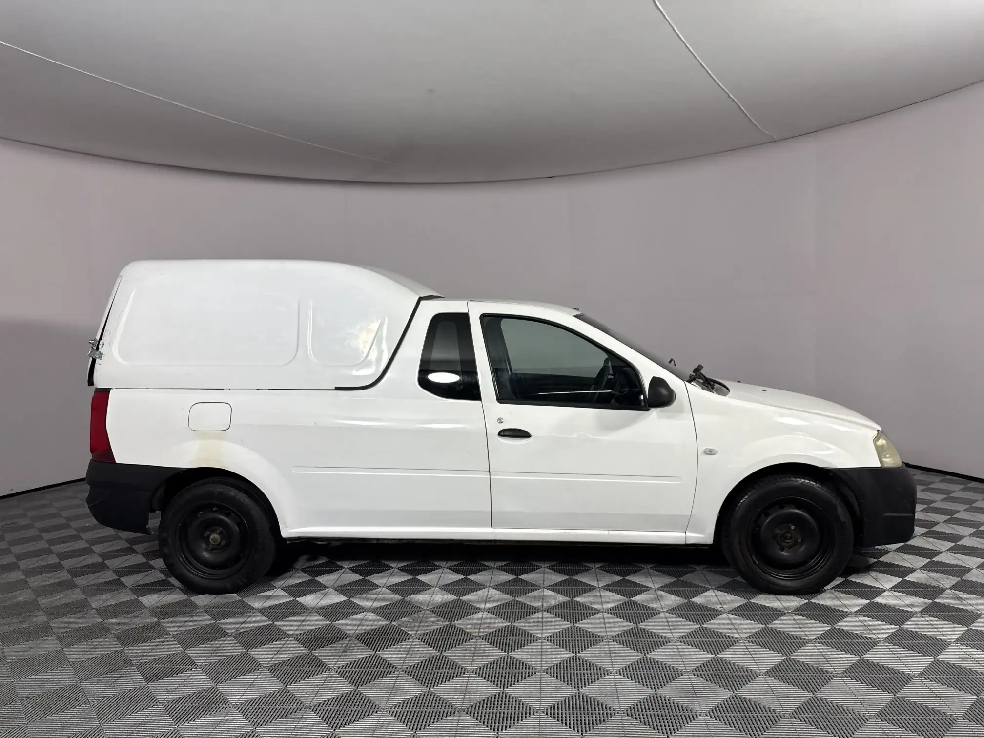 Nissan NP200