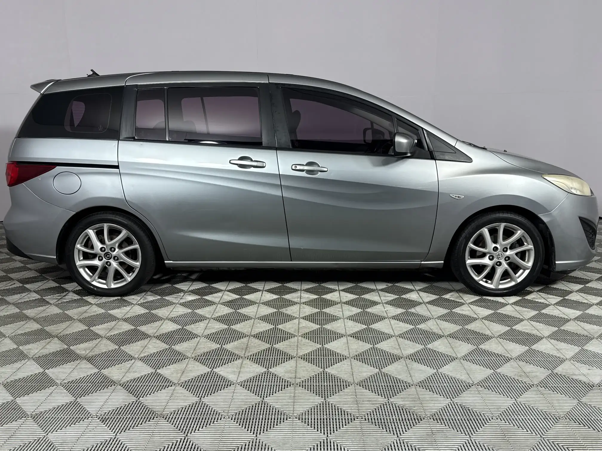 Mazda Mazda 5