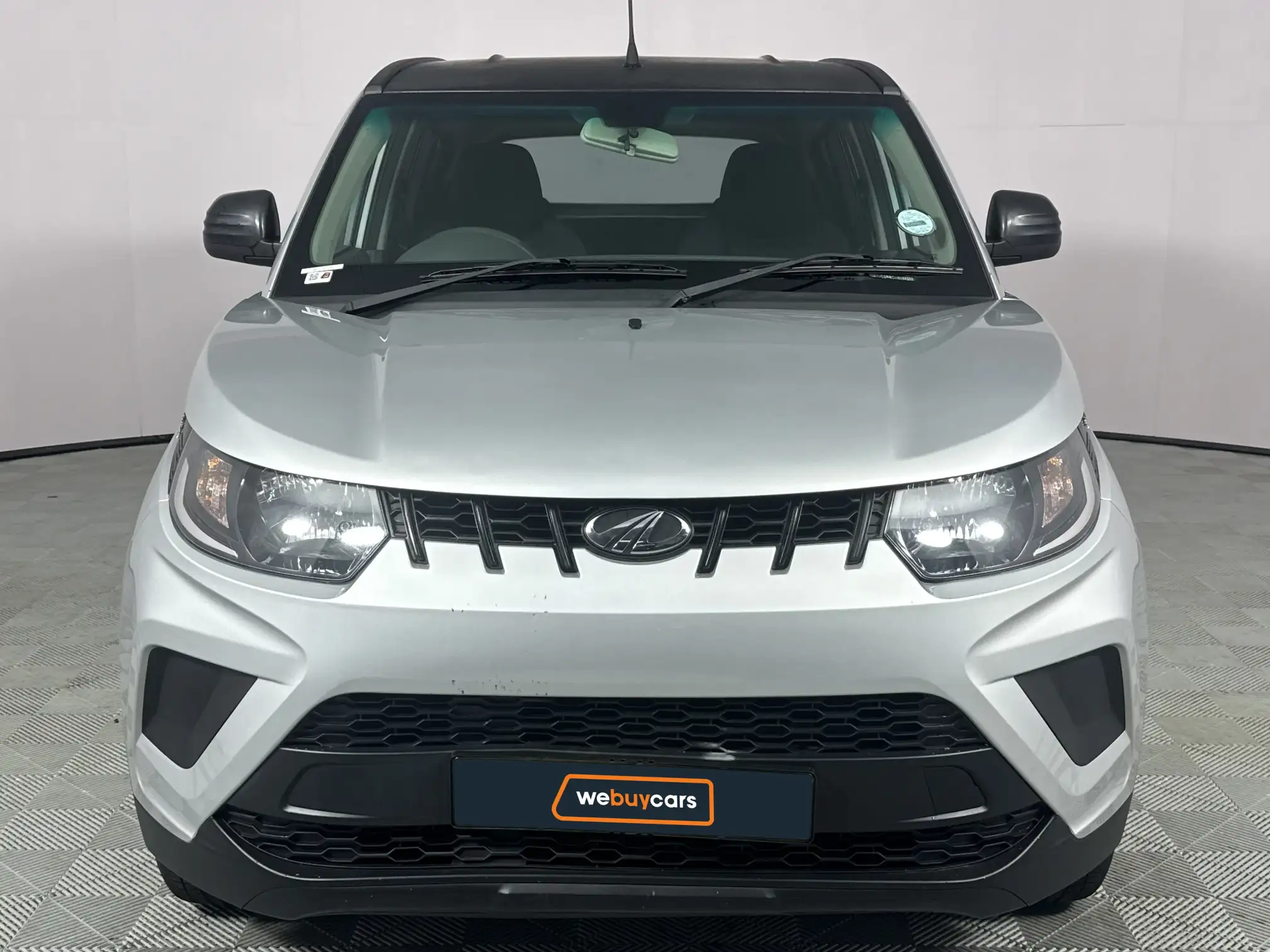 Mahindra KUV 100