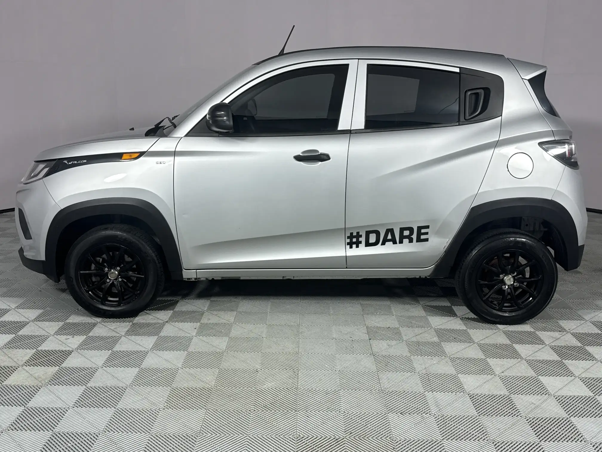 Mahindra KUV 100