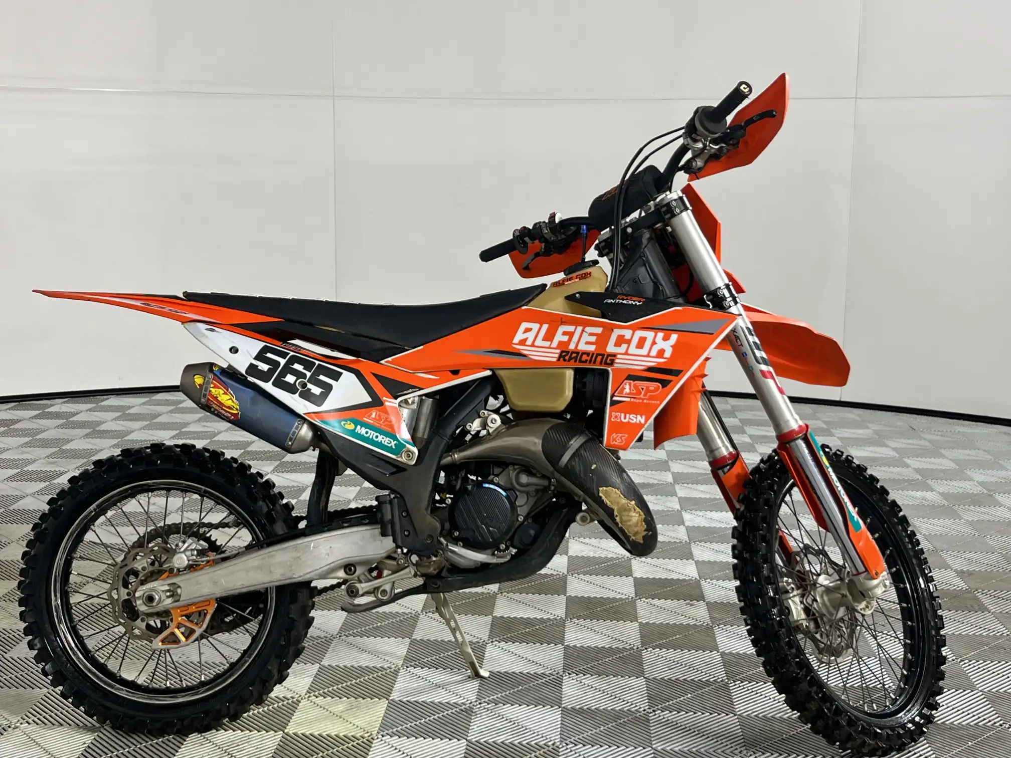 2023 KTM XC