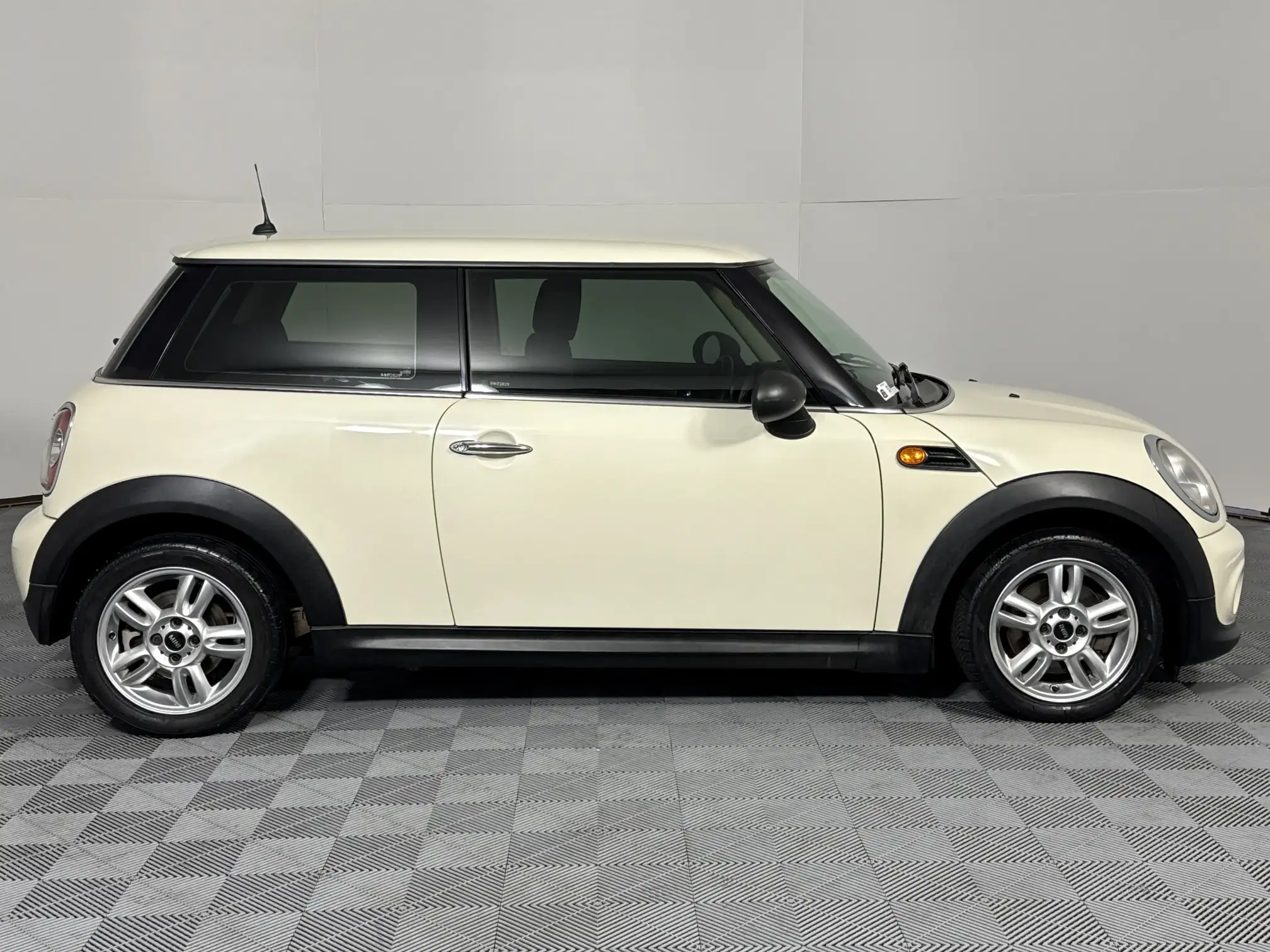 Mini Mini ONE