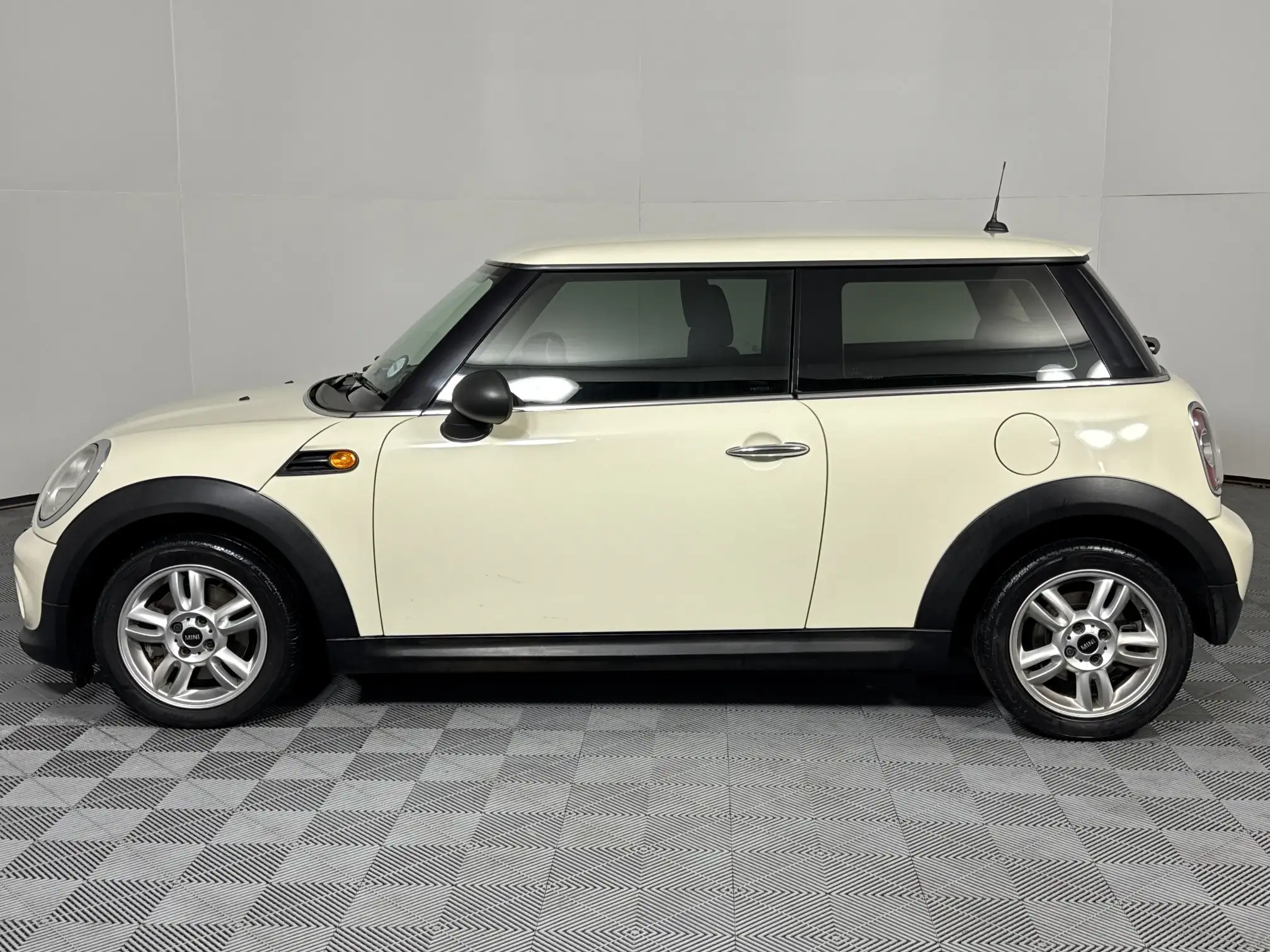 Mini Mini ONE