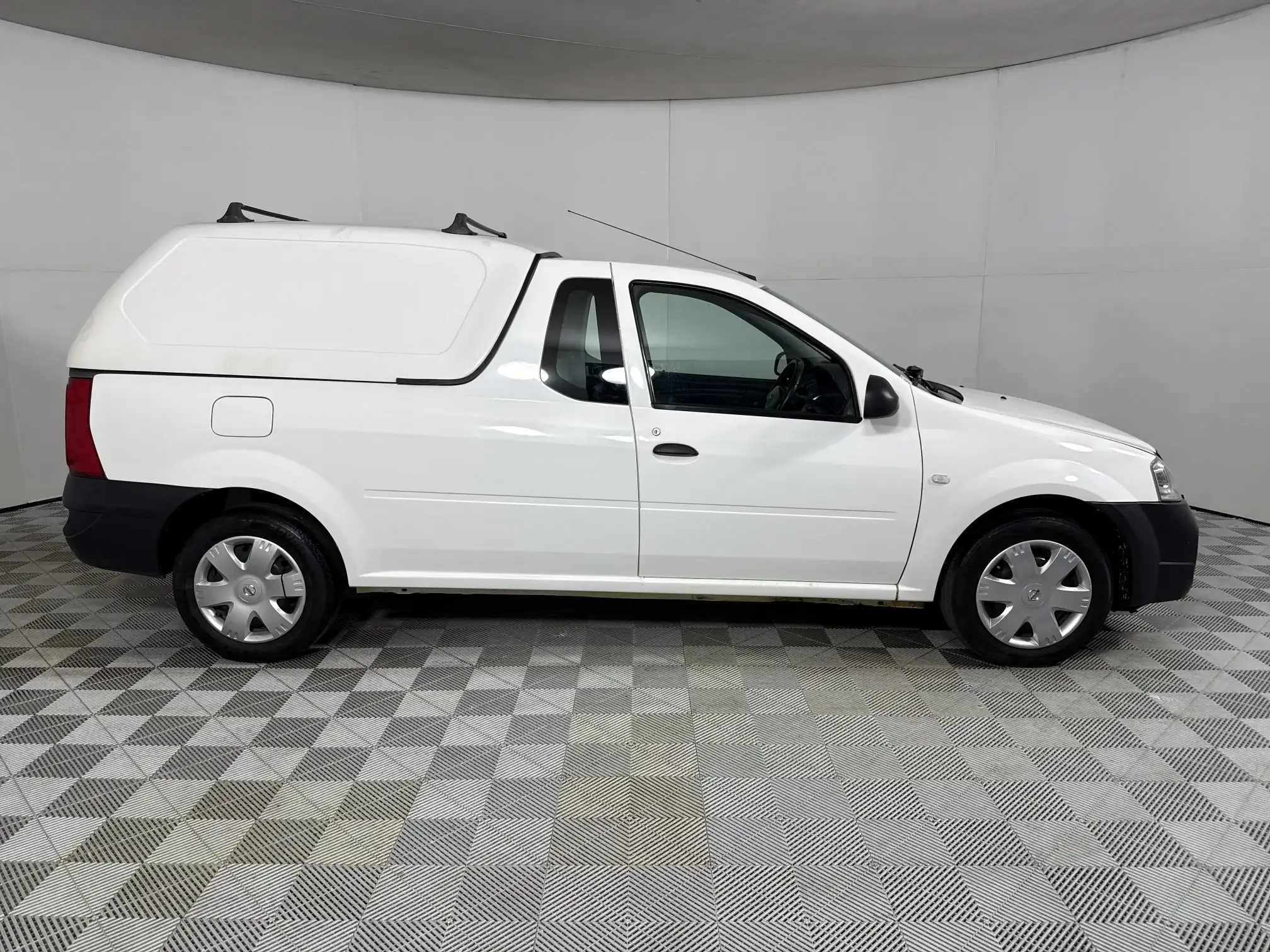 Nissan NP200