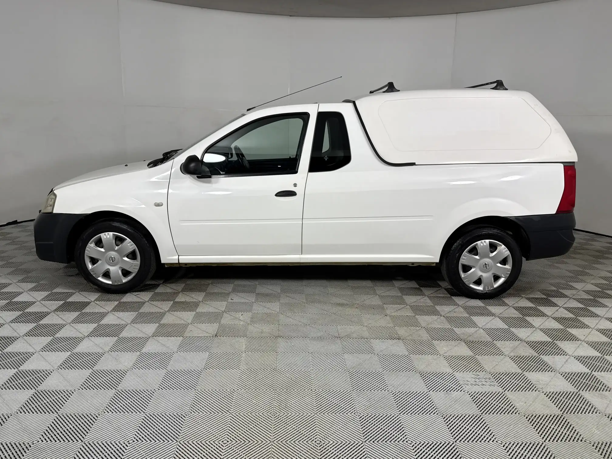 Nissan NP200