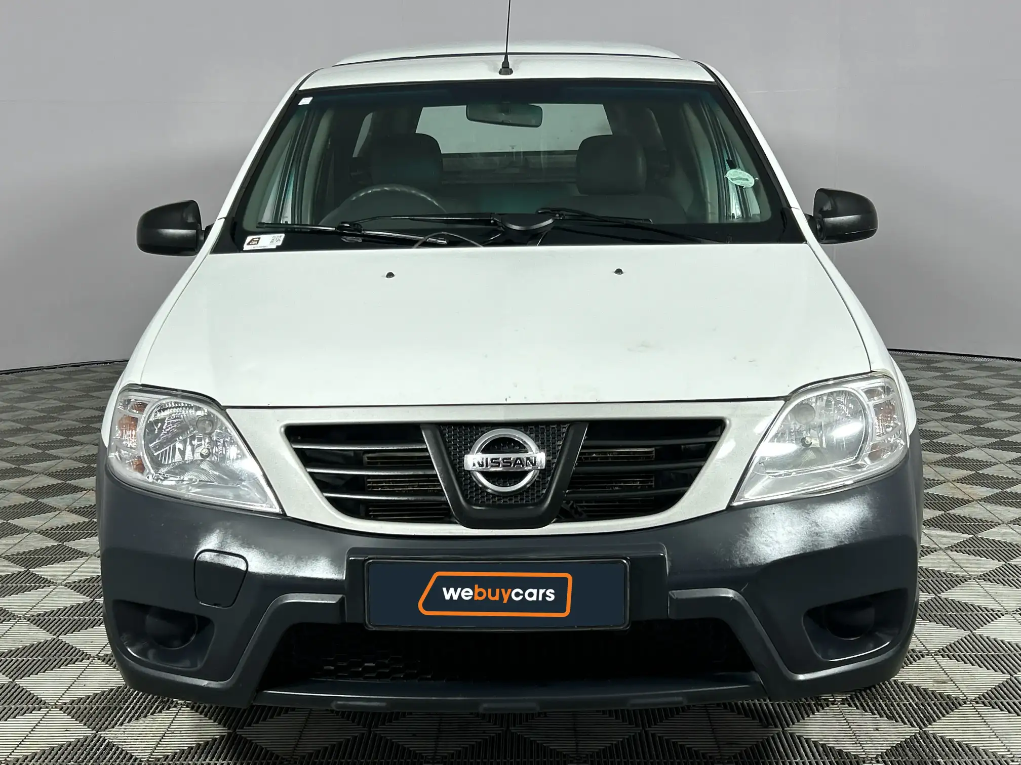 Nissan NP200