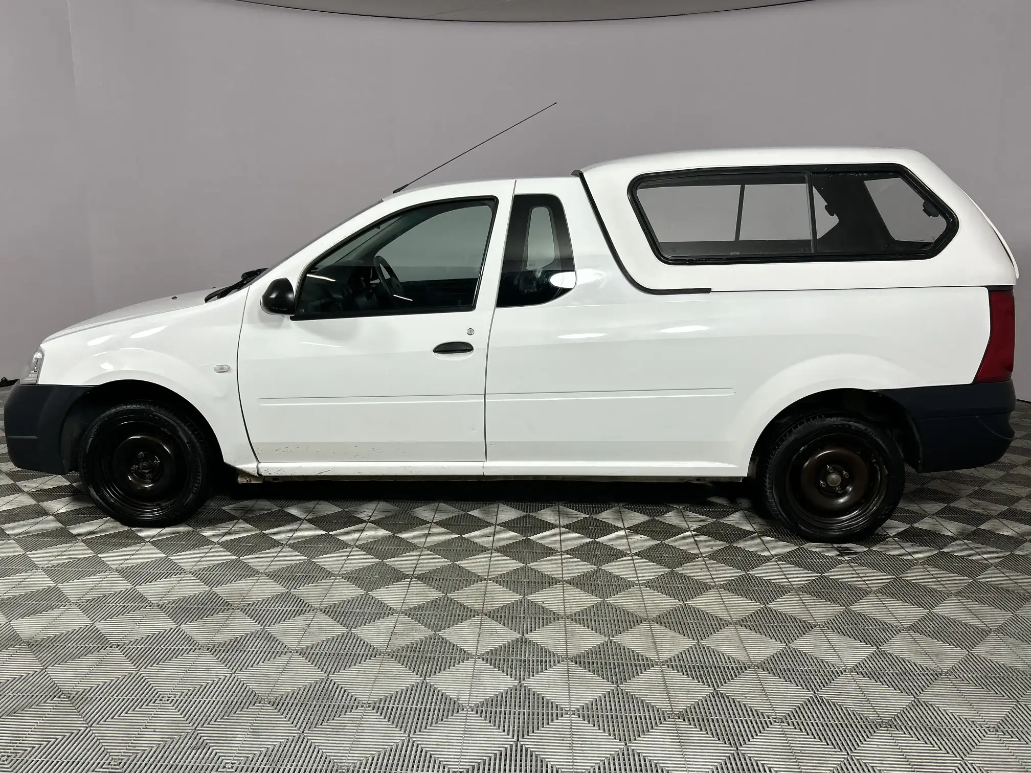 Nissan NP200