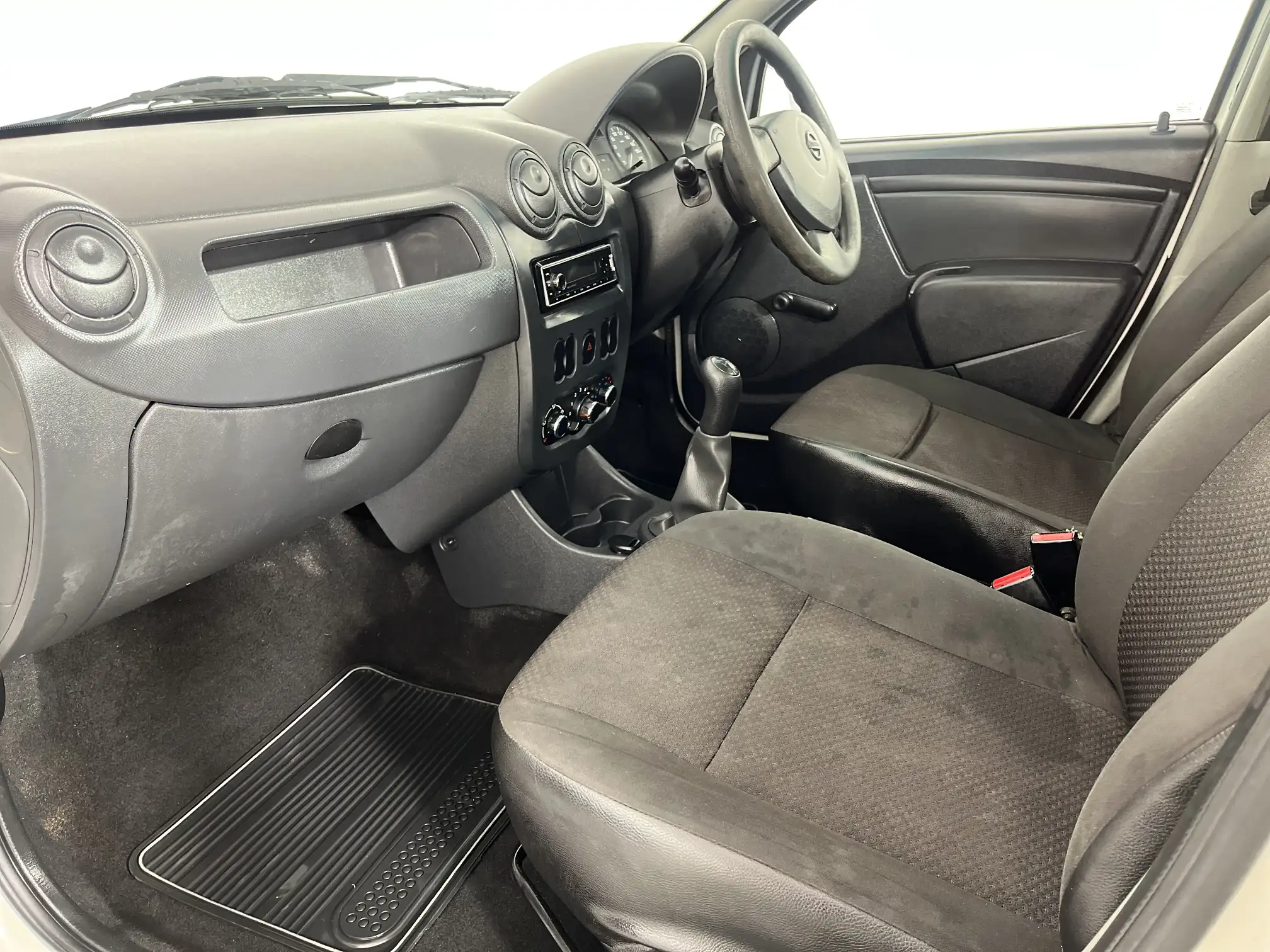 Nissan NP200