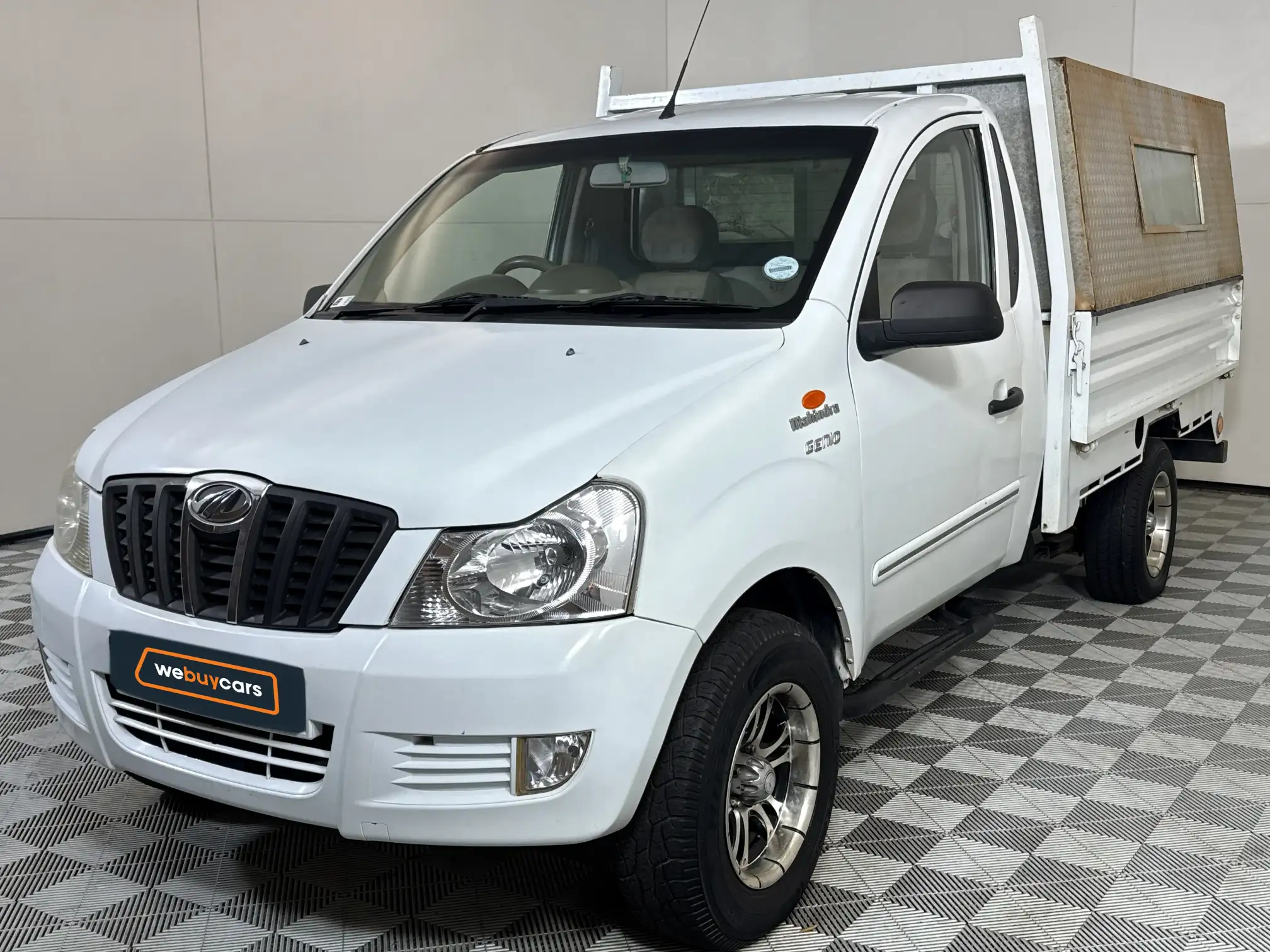 2015 Mahindra Genio