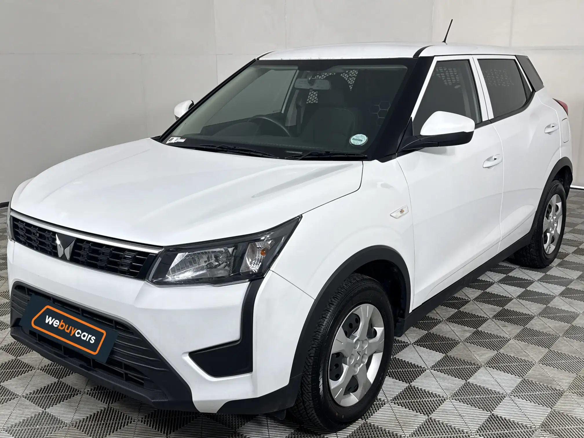 2024 Mahindra Xuv300