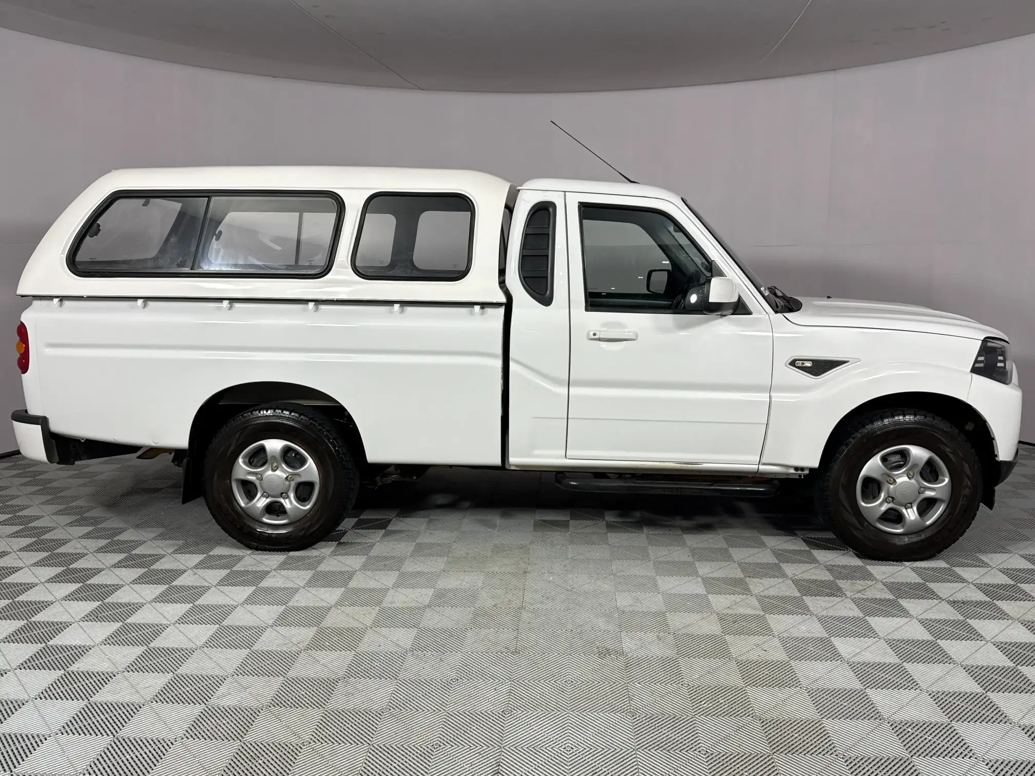 Mahindra PIK UP