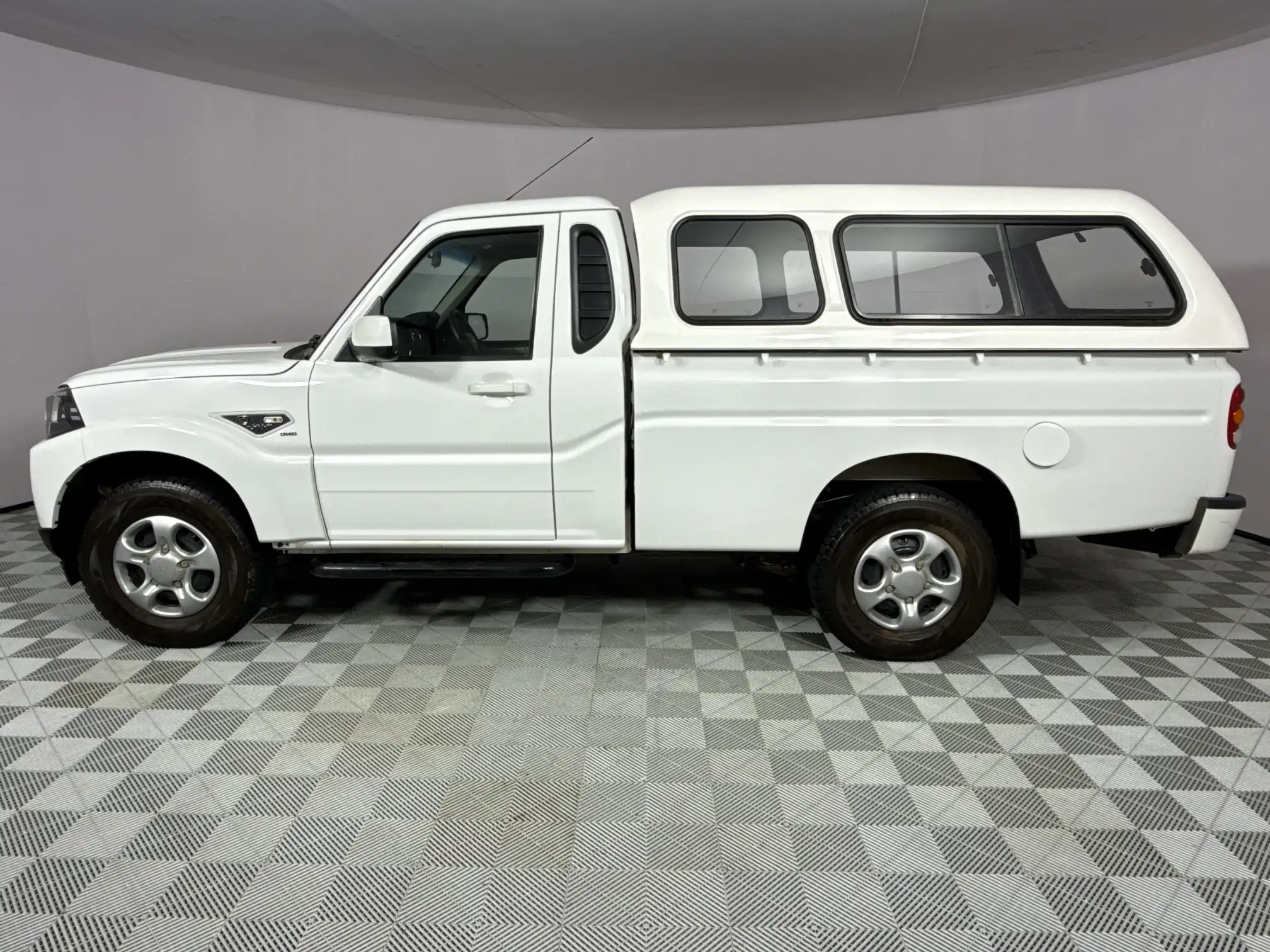 Mahindra PIK UP