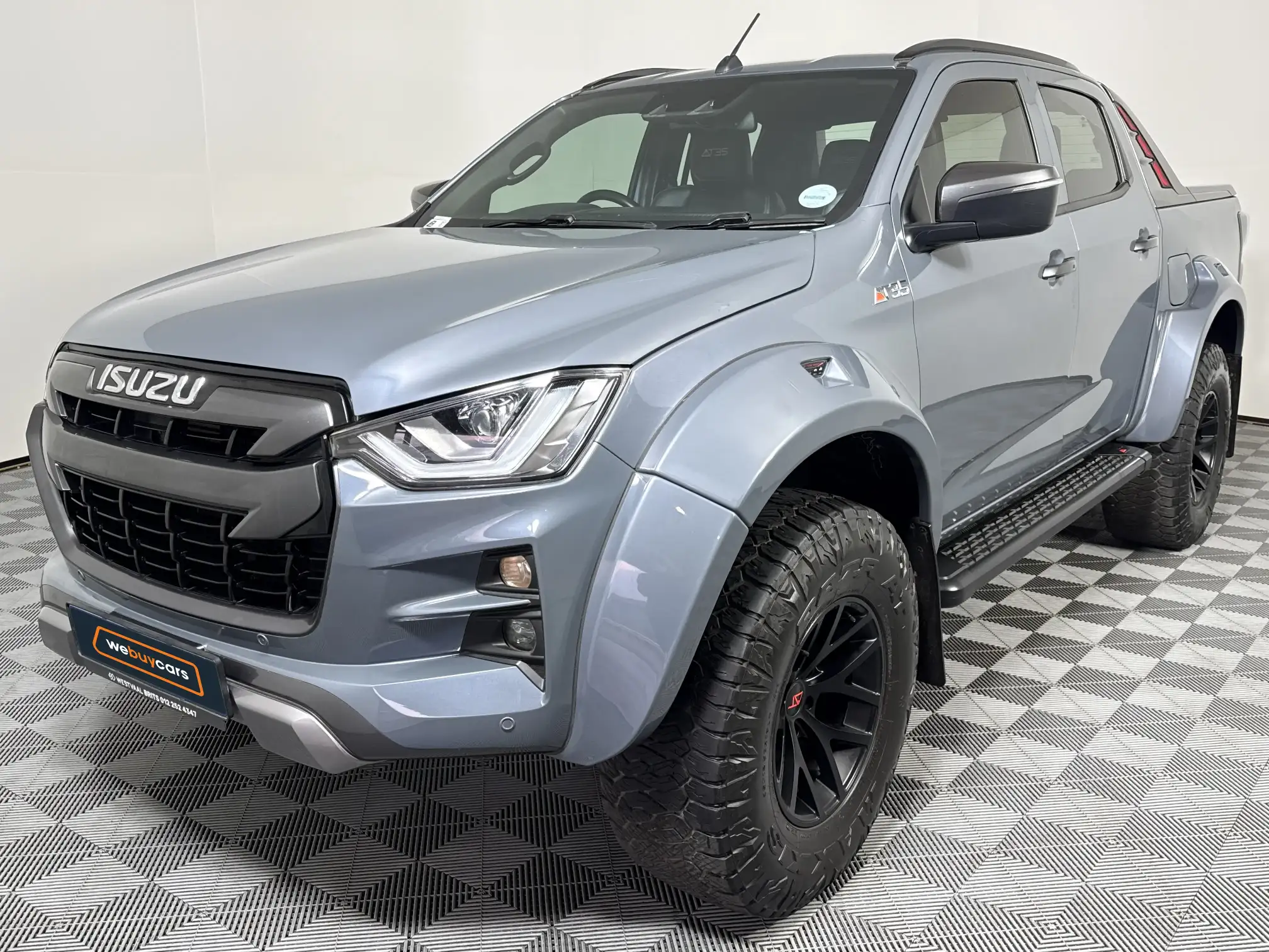 2025 Isuzu D-MAX