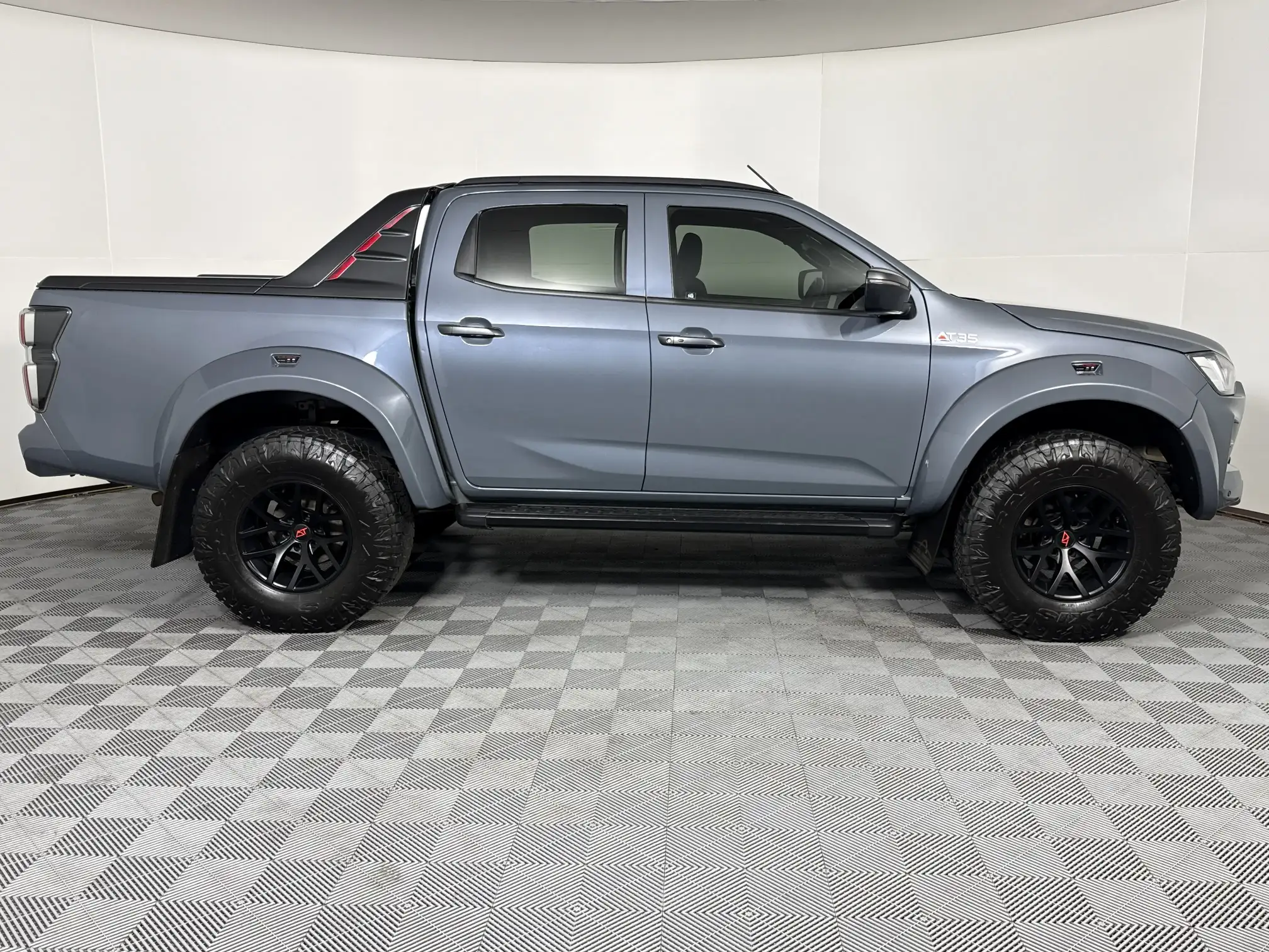 Isuzu D-MAX