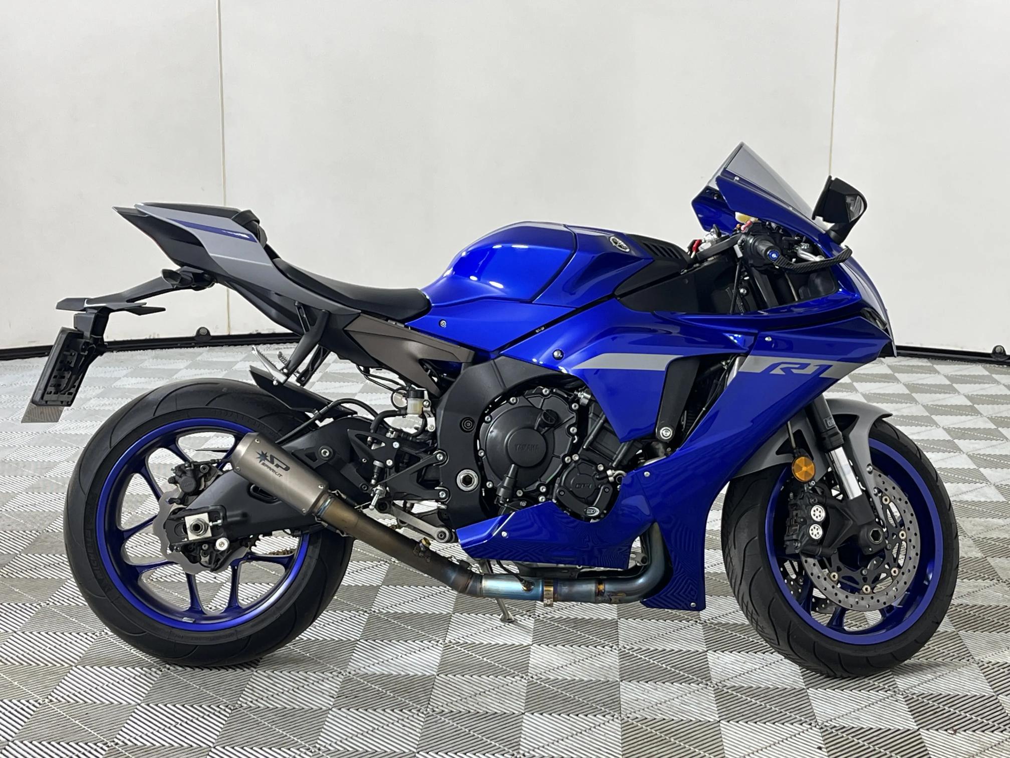 Yamaha YZF R1