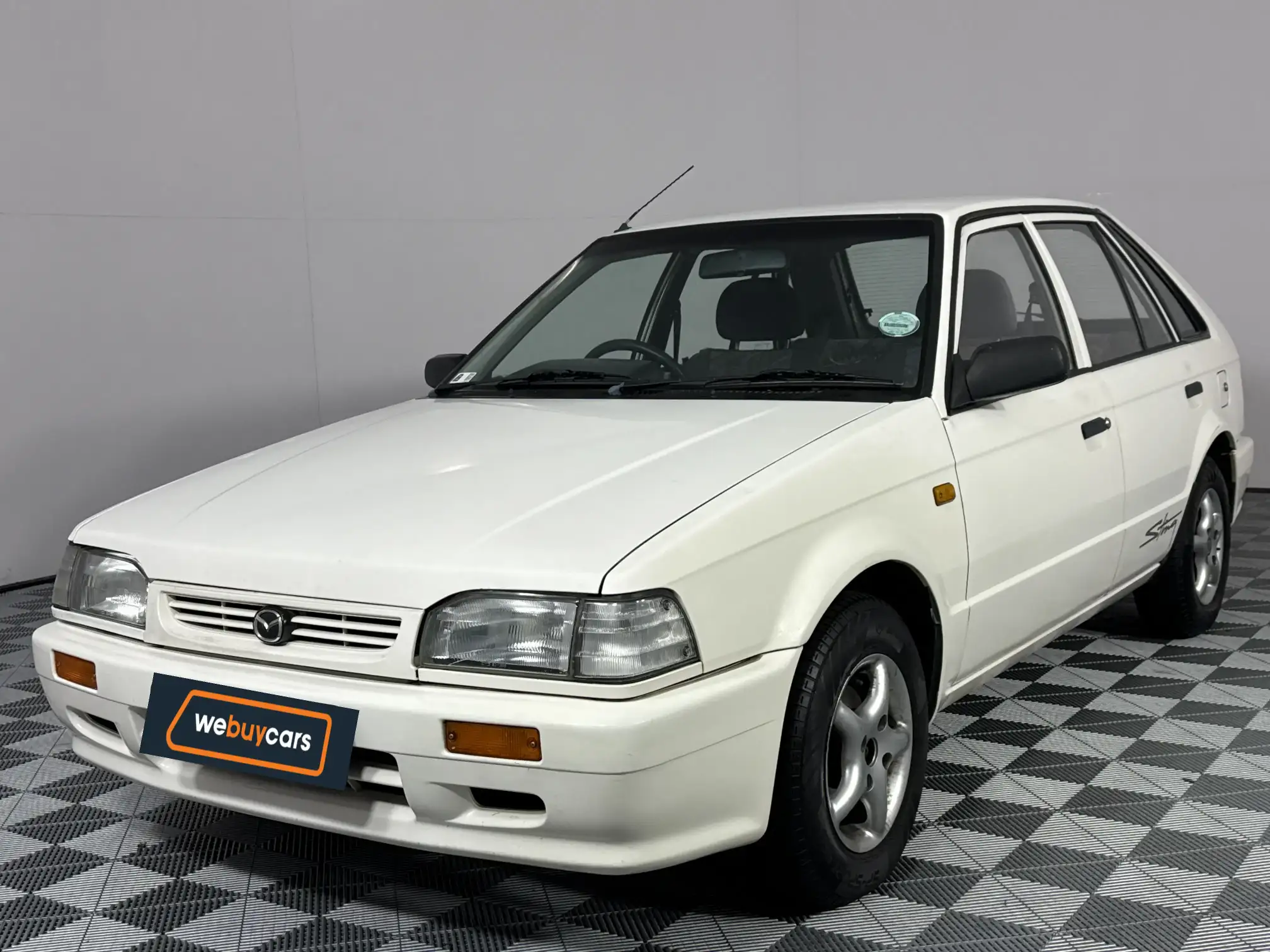 2002 Mazda 323