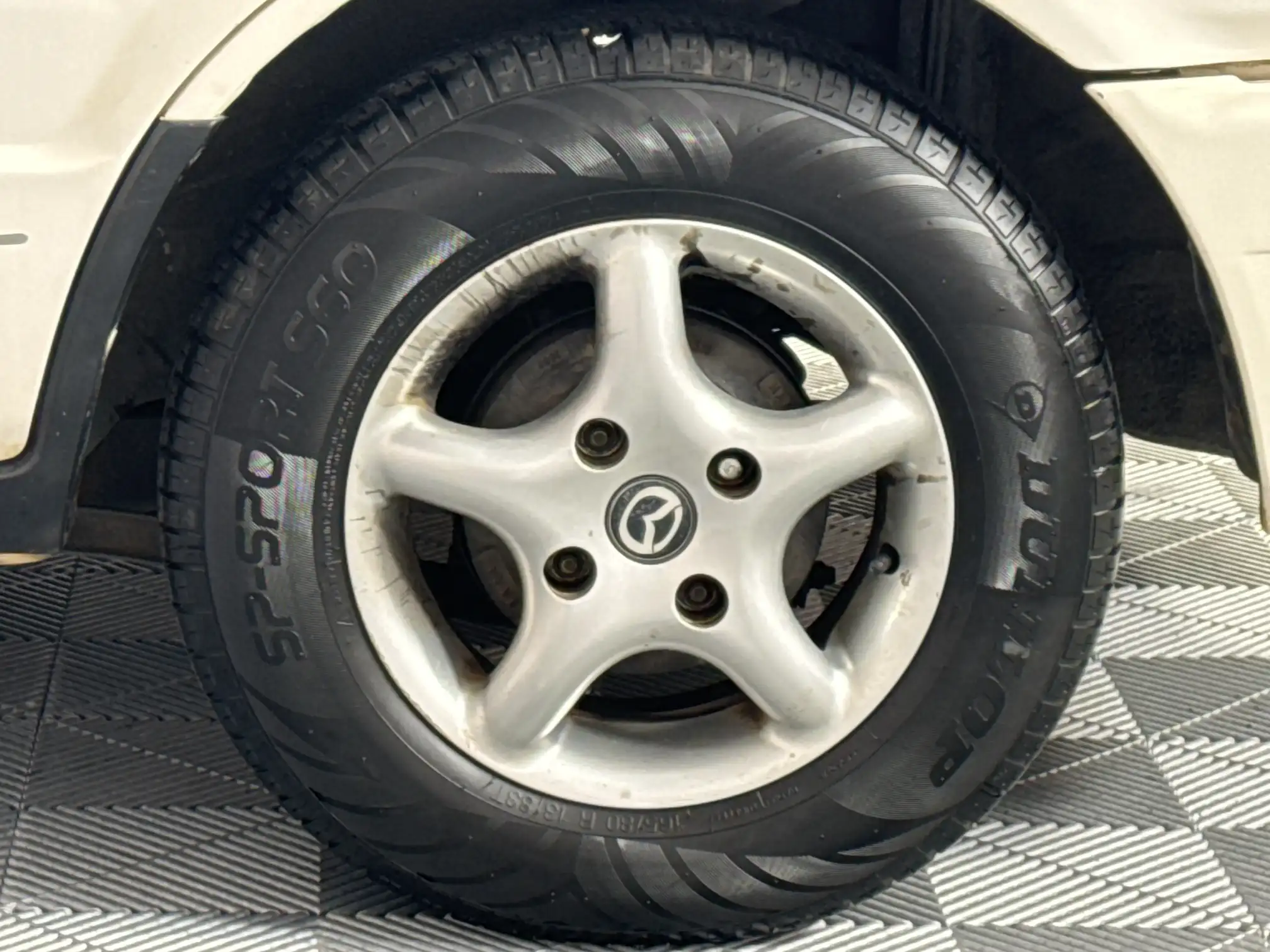 Mazda 323