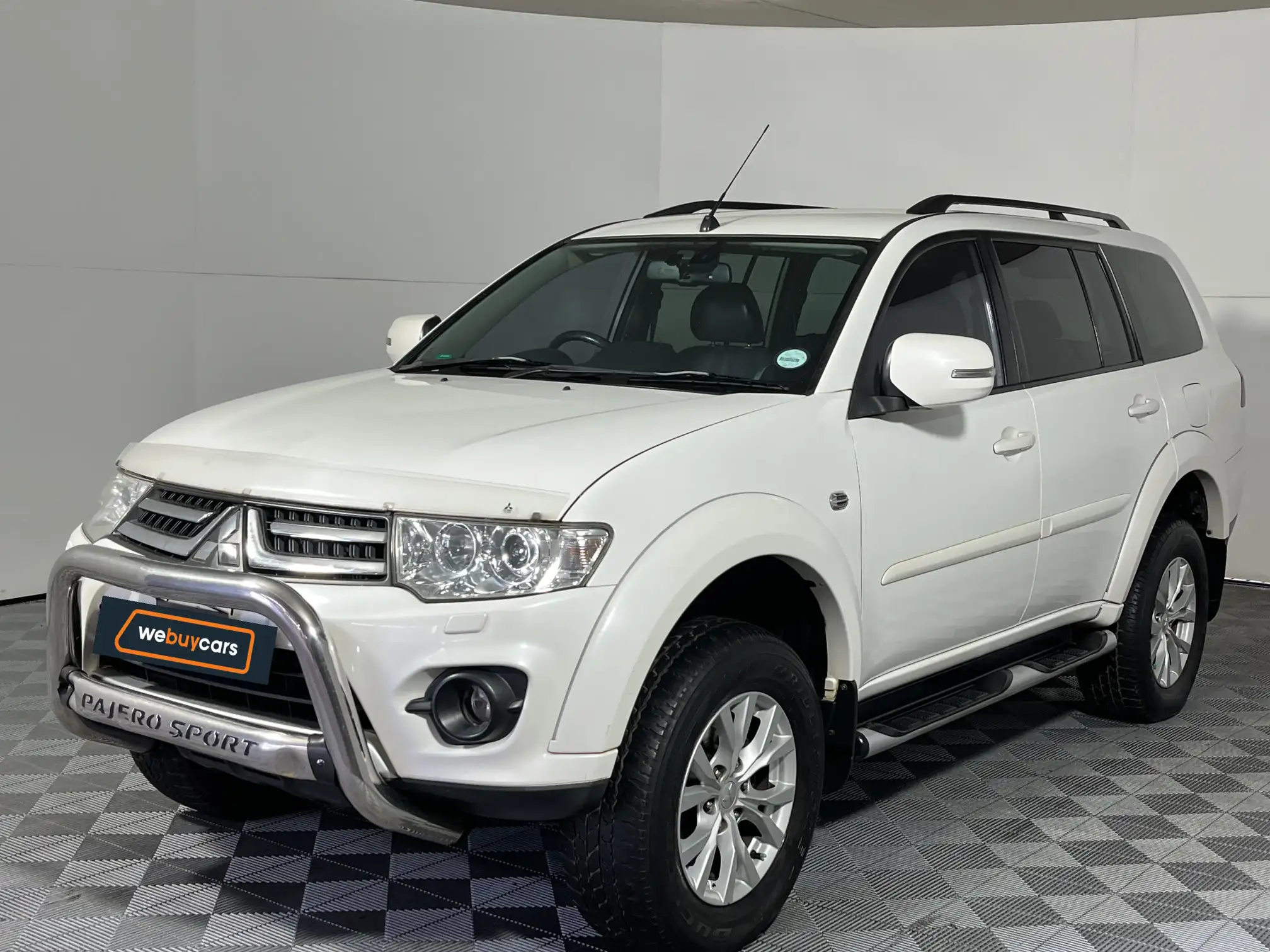 2016 Mitsubishi Pajero