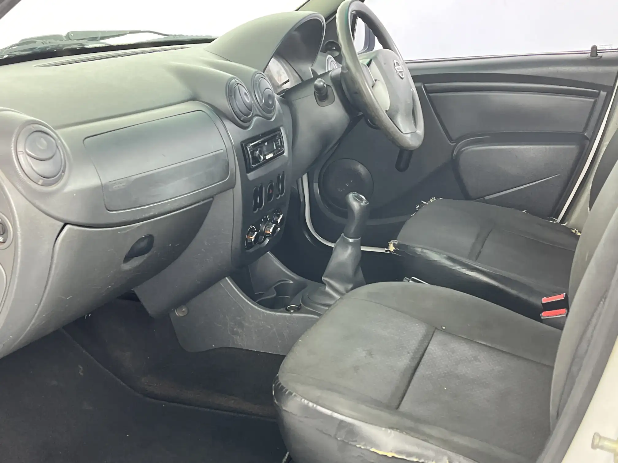 Nissan NP200