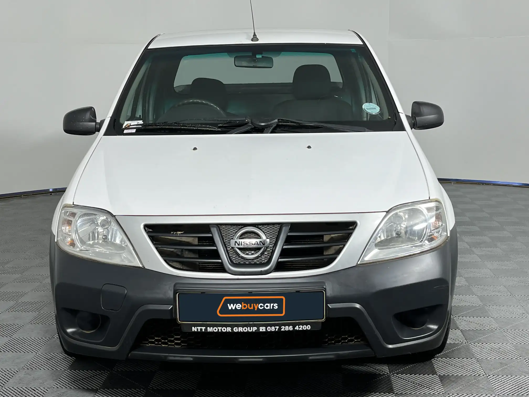 Nissan NP200