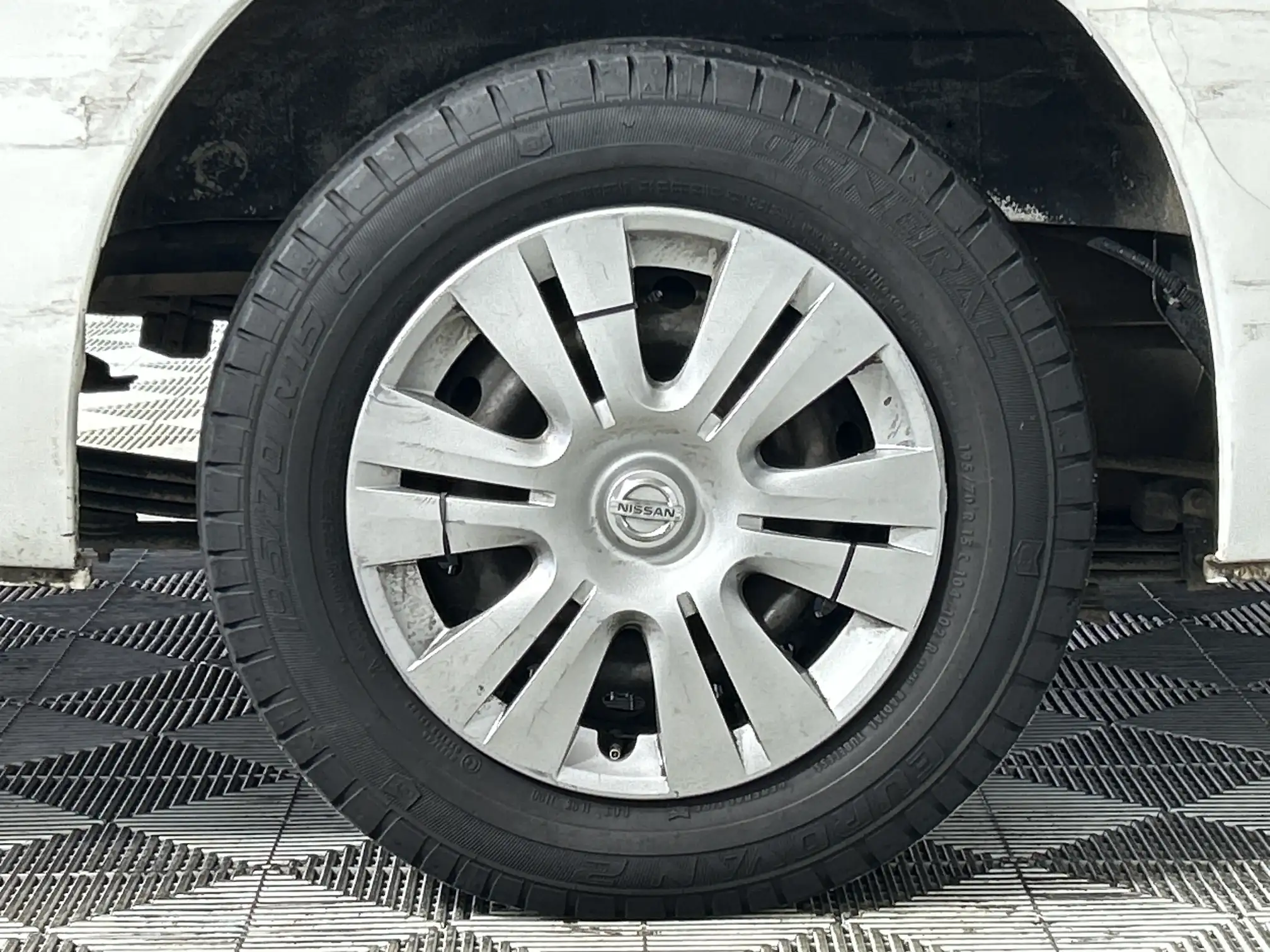 Nissan Nv350