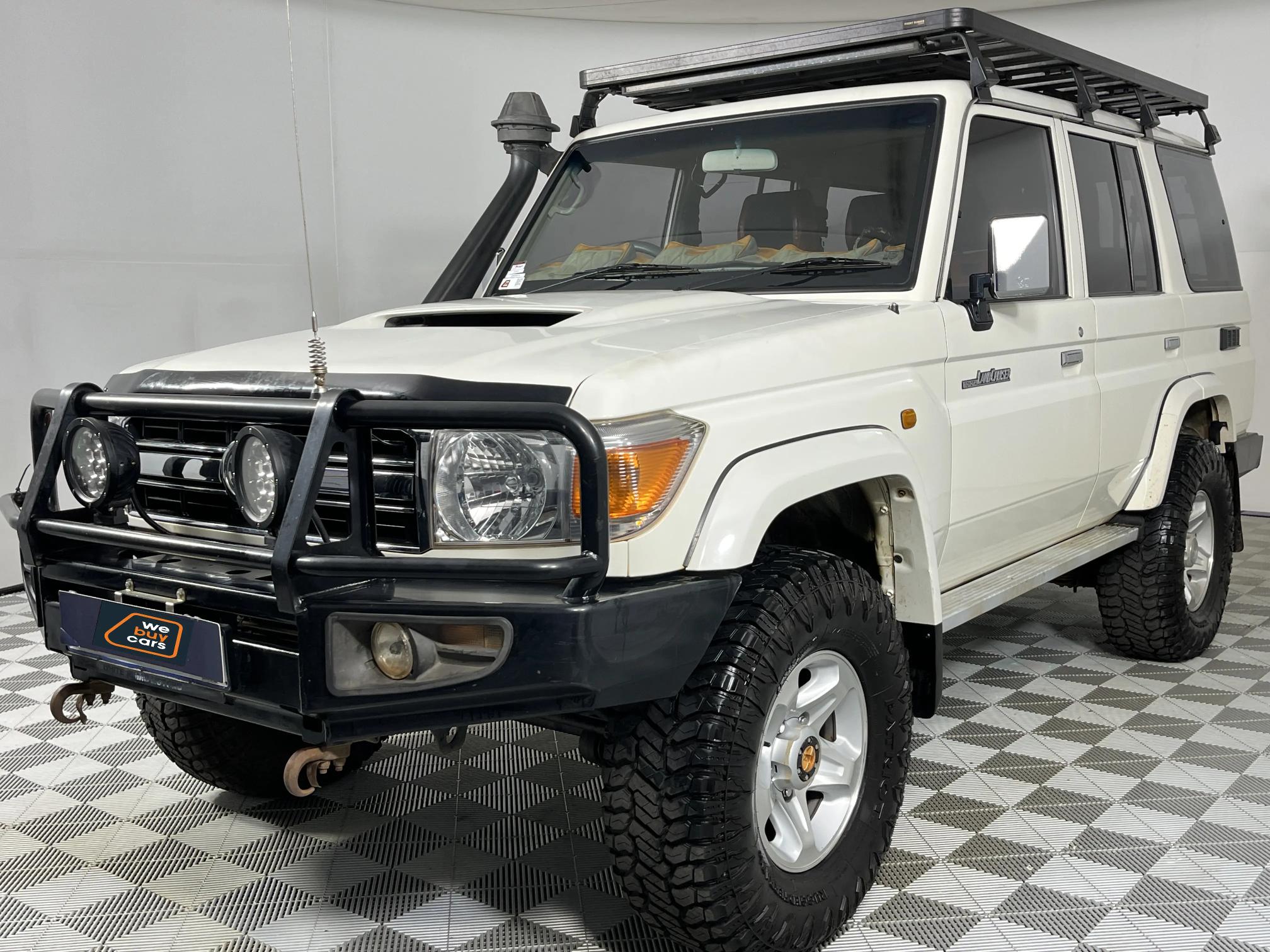 Toyota Land Cruiser 76 4.5 Diesel Station Wagon